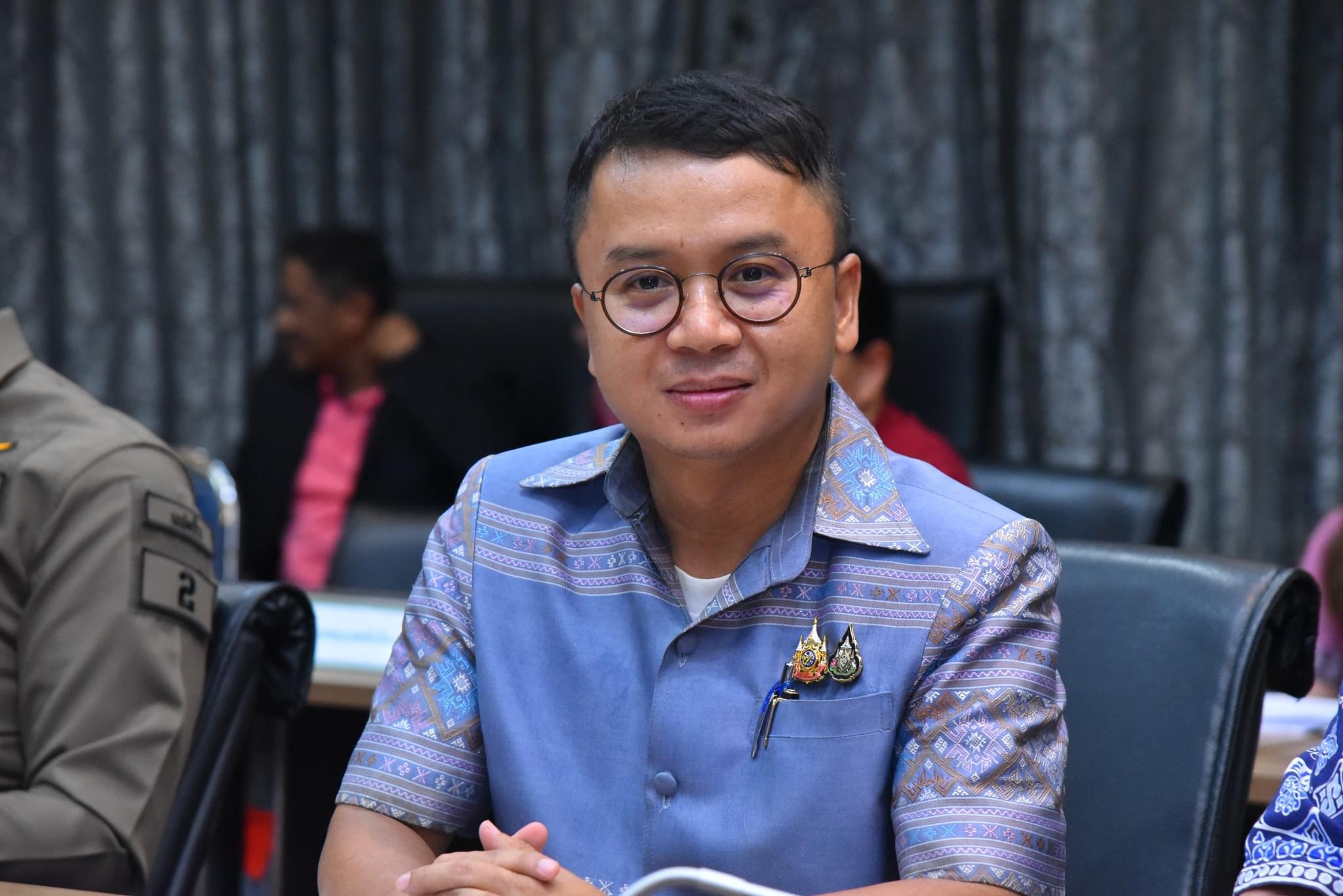 “พช.แปดริ้วร่วมประชุมเตรียมความพร้อมงานเดิน วิ่ง ปั่น ป้องกันอัมพาต”