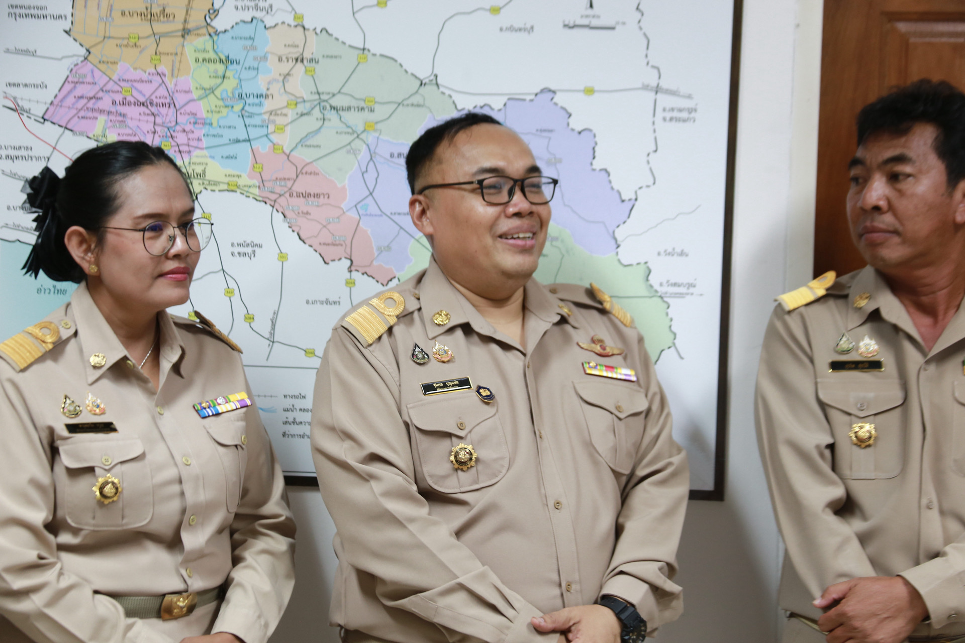 พช.แปดริ้ว มอบภารกิจ รับการรายงานตัวจากพัฒนาการอำเภอ และนักวิชาการชำนาญการพิเศษหน้าใหม่ เก๋าประสบการณ์ !!