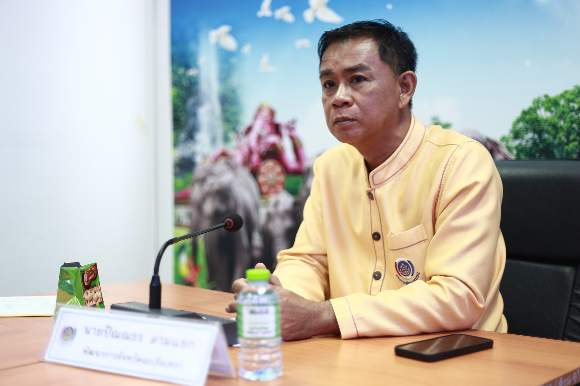 “พช.แปดริ้วประชุมคณะกรรมการประชารัฐรักสามัคคี ผลักดันงาน OTOP ร่วมงานประจำปีจังหวัด”