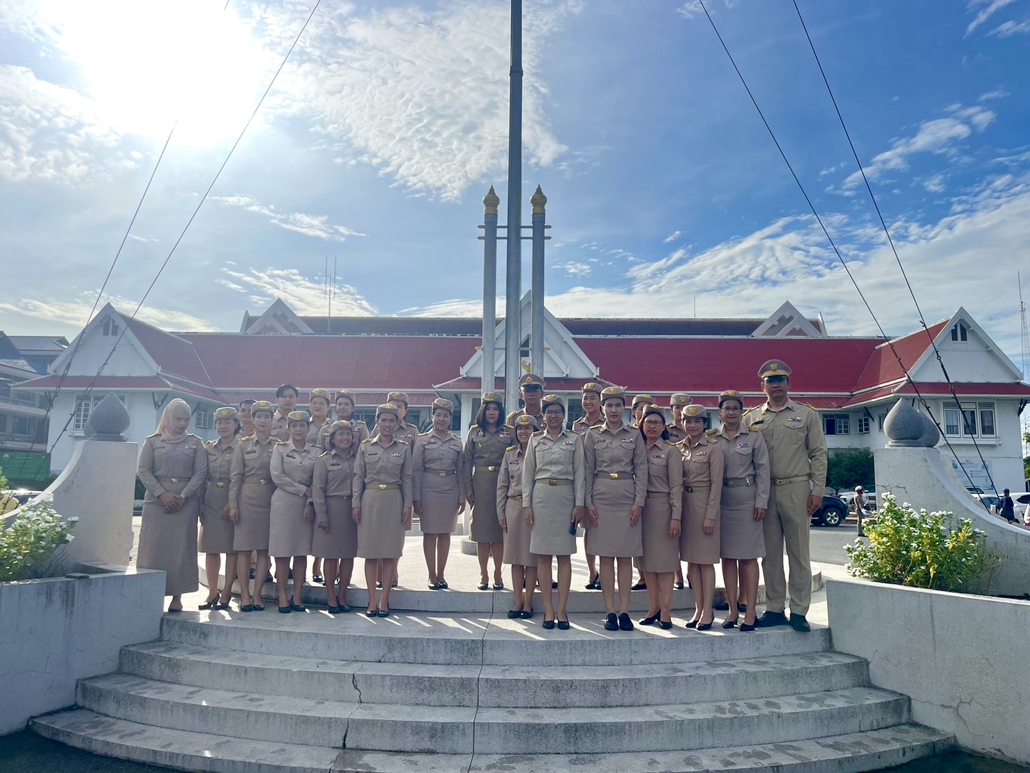 พช. ฉะเชิงเทราเข้าร่วมกิจกรรมเข้าแถวเคารพธงชาติ