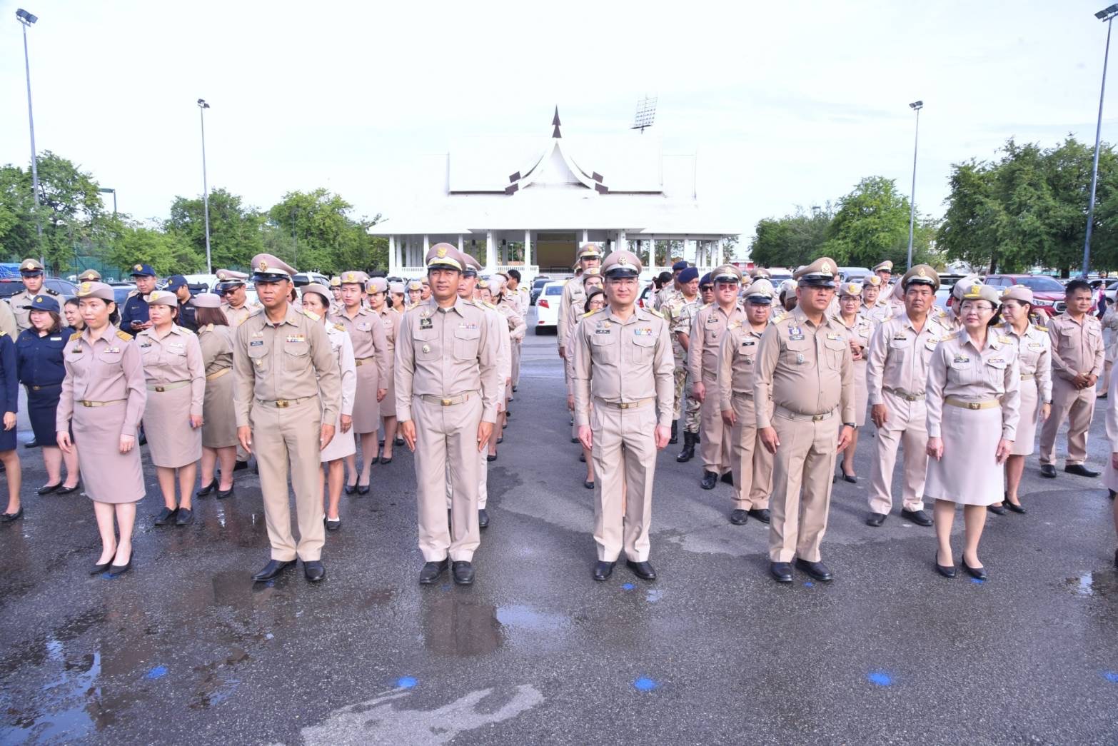 พช. ฉะเชิงเทราเข้าร่วมกิจกรรมเข้าแถวเคารพธงชาติ