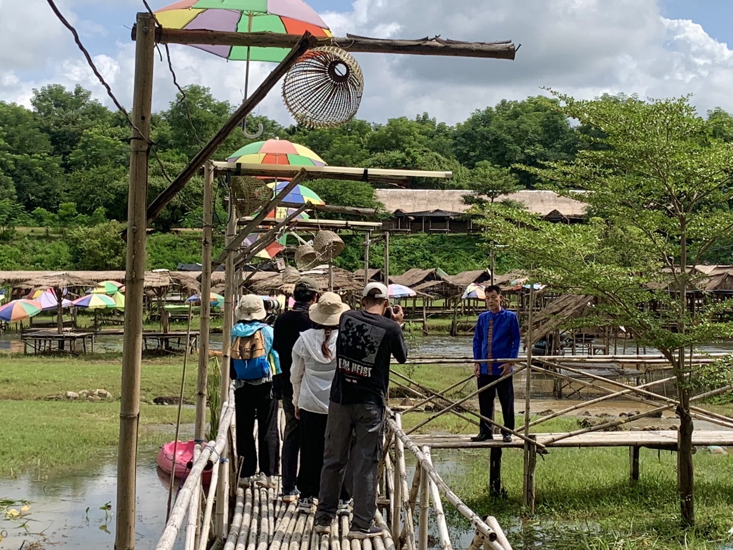 📹พช.ฉะเชิงเทรา ร่วมถ่ายทำวีดิทัศน์ “ เชิดชูหมู่บ้านต้นแบบ ‘สืบสาน รักษา ต่อยอด’ น้อมนำแนวพระราชดำริสู่ความสำเร็จยั่งยืน”