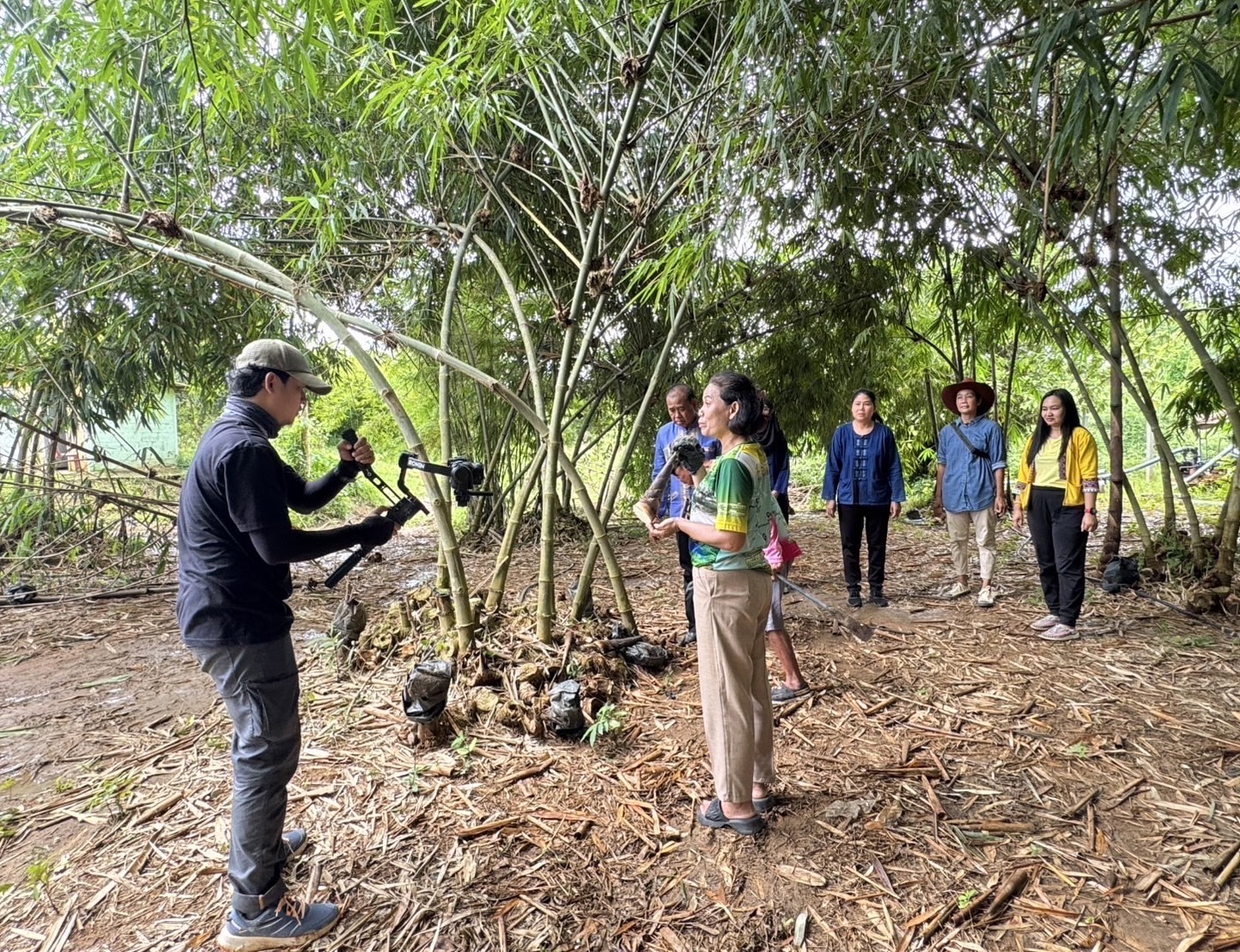 📹พช.ฉะเชิงเทรา ร่วมถ่ายทำวีดิทัศน์ “ เชิดชูหมู่บ้านต้นแบบ ‘สืบสาน รักษา ต่อยอด’ น้อมนำแนวพระราชดำริสู่ความสำเร็จยั่งยืน”