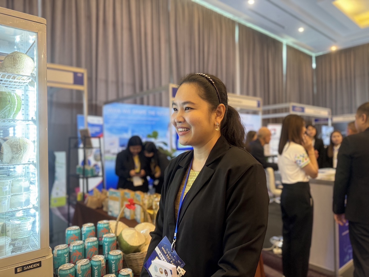 เปิดตัว OTOP 5 ดาววันแรก ยอดขายพุ่ง กว่า 3 หมื่นบาท !! พช. ฉะเชิงเทรา ร่วมออกนิทรรศการงาน Mini EEC Fair 2024 “น่าอยู่ น่าเที่ยว น่าลงทุน”