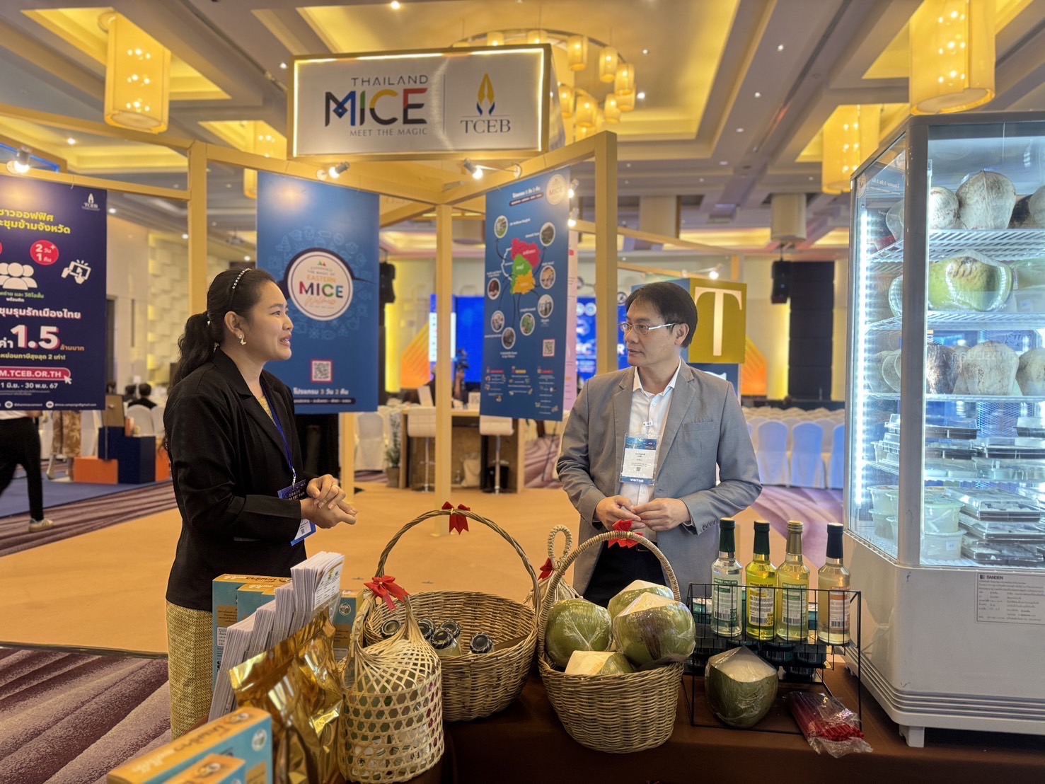 เปิดตัว OTOP 5 ดาววันแรก ยอดขายพุ่ง กว่า 3 หมื่นบาท !! พช. ฉะเชิงเทรา ร่วมออกนิทรรศการงาน Mini EEC Fair 2024 “น่าอยู่ น่าเที่ยว น่าลงทุน”