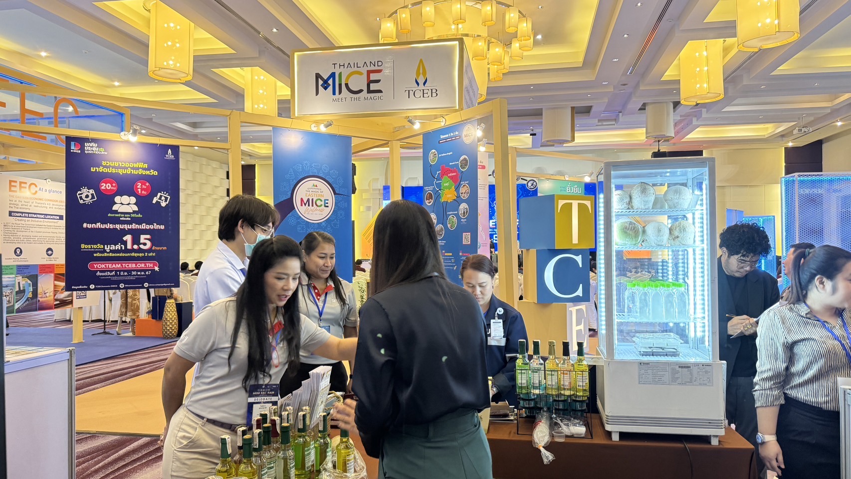 ปิดจ๊อป 2 วัน ครึ่งแสน !! พช. ฉะเชิงเทรา ร่วมออกนิทรรศการงาน Mini EEC Fair 2024 “น่าอยู่ น่าเที่ยว น่าลงทุน”