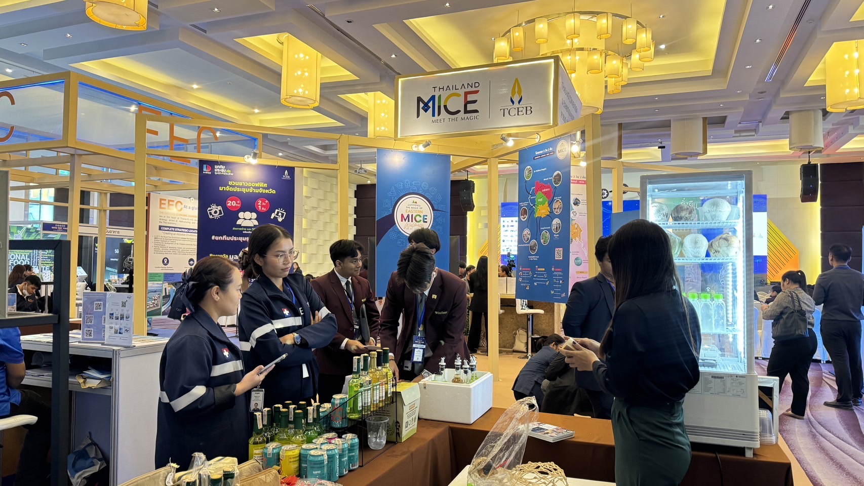 ปิดจ๊อป 2 วัน ครึ่งแสน !! พช. ฉะเชิงเทรา ร่วมออกนิทรรศการงาน Mini EEC Fair 2024 “น่าอยู่ น่าเที่ยว น่าลงทุน”