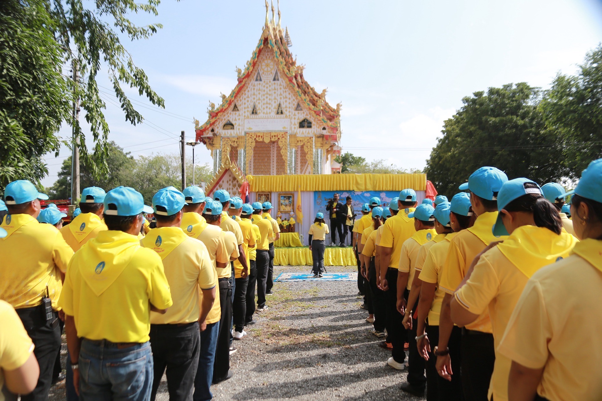 เราทำความดีด้วยหัวใจ ! พช.ฉะเชิงเทรา ร่วมจิตอาสา รวมพลังทำความสะอาดวัดหนองปลาตะเพียน เฉลิมพระเกียรติในหลวง ร.9 วันนวมินทรมหาราช