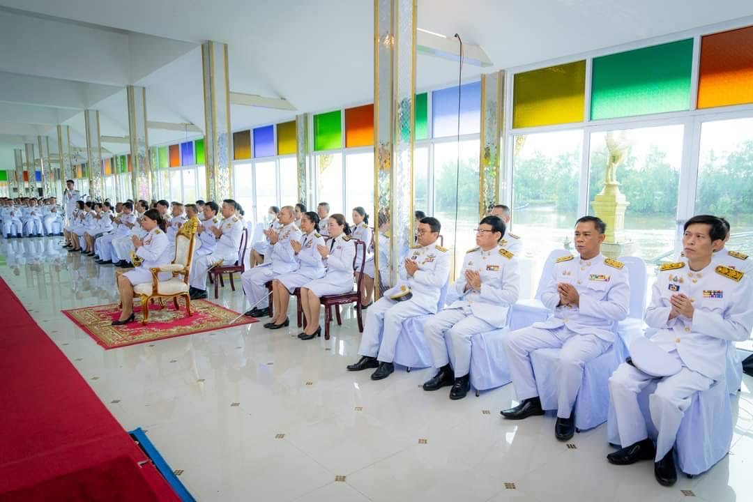 พช. ฉะเชิงเทรา ร่วมพิธีทำบุญตักบาตรถวายพระราชกุศล พิธีวางพวงมาลา และพิธีสวดมนต์ แสดงพระธรรมเทศนา และสวดมาติกา ถวายเป็นพระราชกุศลแด่พระบาทสมเด็จพระบรมชนกาธิเบศร มหาภูมิพลอดุลยเดชมหาราช บรมนาถบพิตร เนื่องในวันนวมินทรมหาราช 13 ตุลาคม 2567