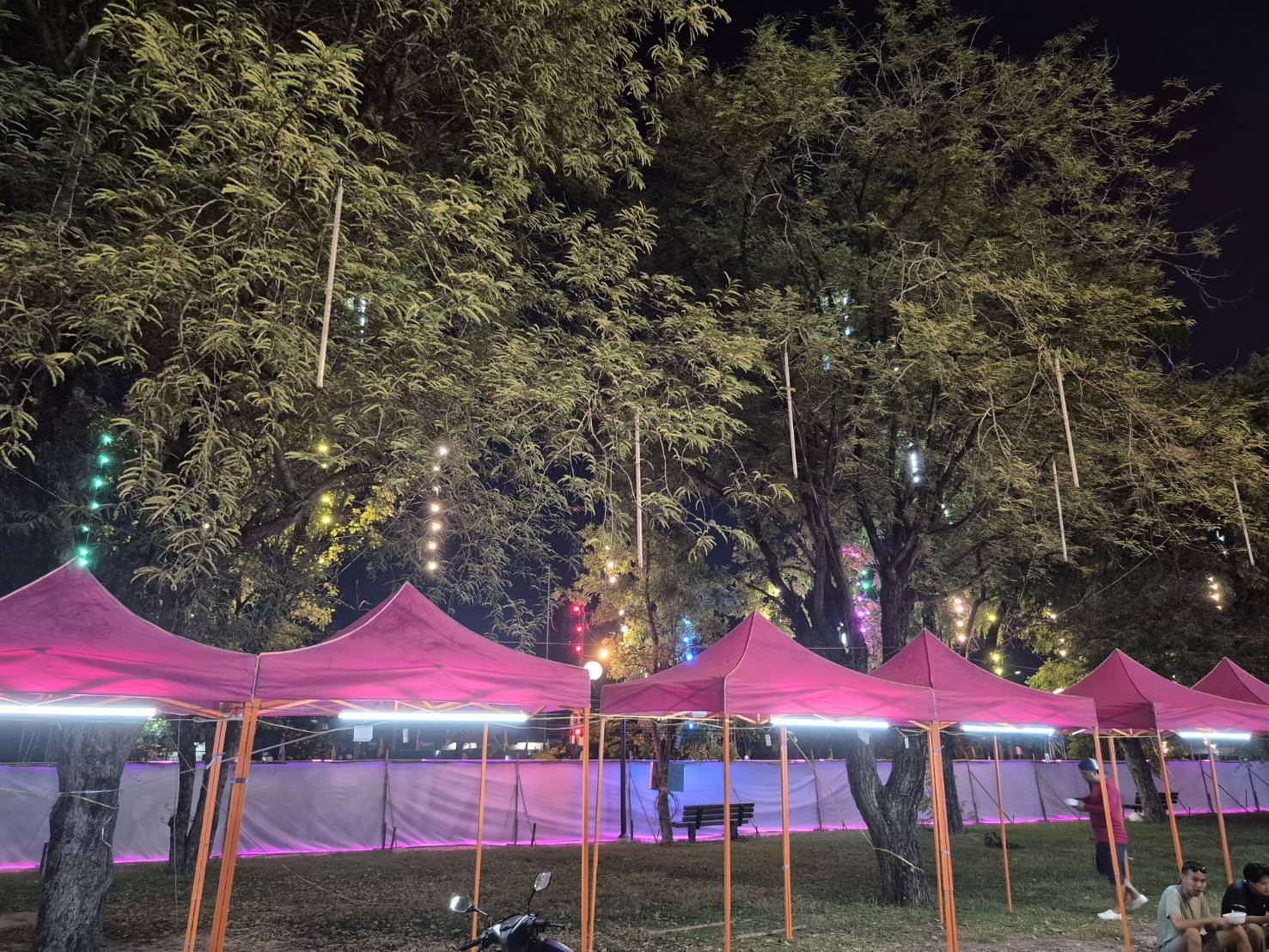 🛍️พช.ฉะเชิงเทรา ผสานพลังครือข่าย ผู้ผลิต ผู้ประกอบการ OTOP จังหวัดฉะเชิงเทรา จัดเตรียมพื้นที่จำหน่ายผลิตภัณฑ์ OTOP ในงานนมัสการหลวงพ่อโสธรฯ