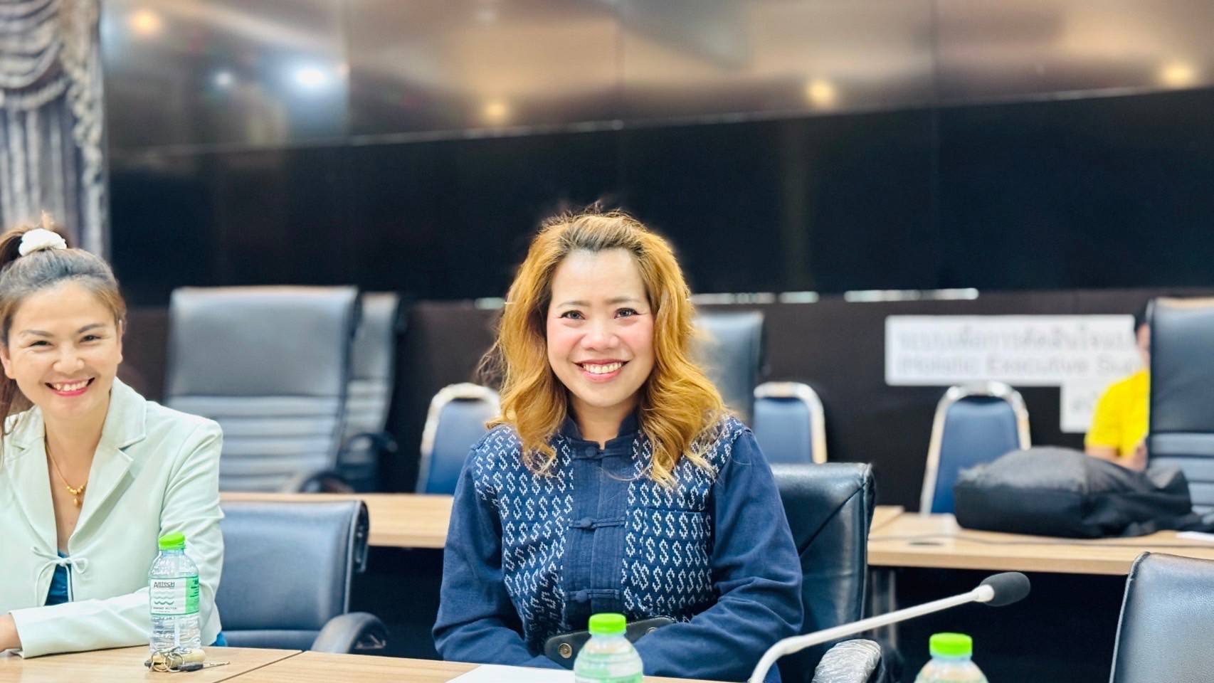 “พช.แปดริ้วขับเคลื่อนโครงการ ผ้าไทยใส่ให้สนุก”