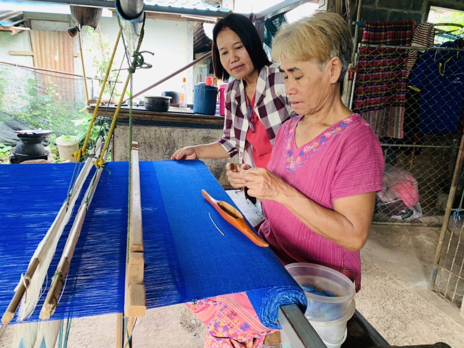 “พช.แปดริ้วขับเคลื่อนโครงการ ผ้าไทยใส่ให้สนุก”