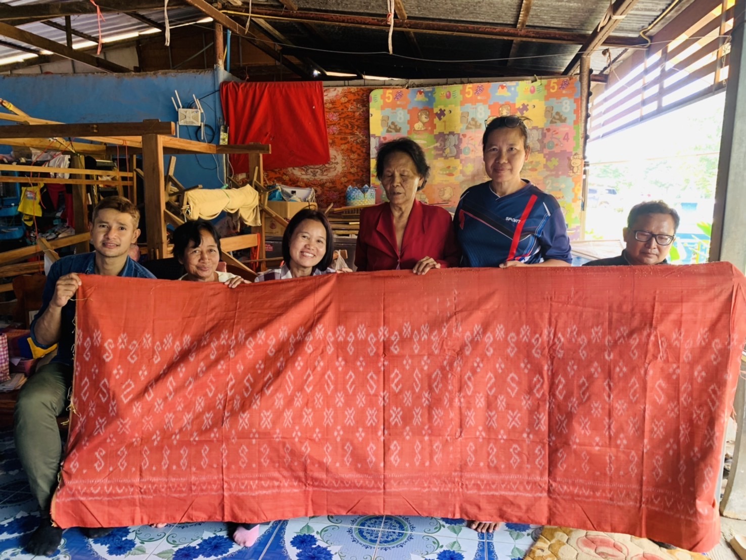 “พช.แปดริ้วขับเคลื่อนโครงการ ผ้าไทยใส่ให้สนุก”