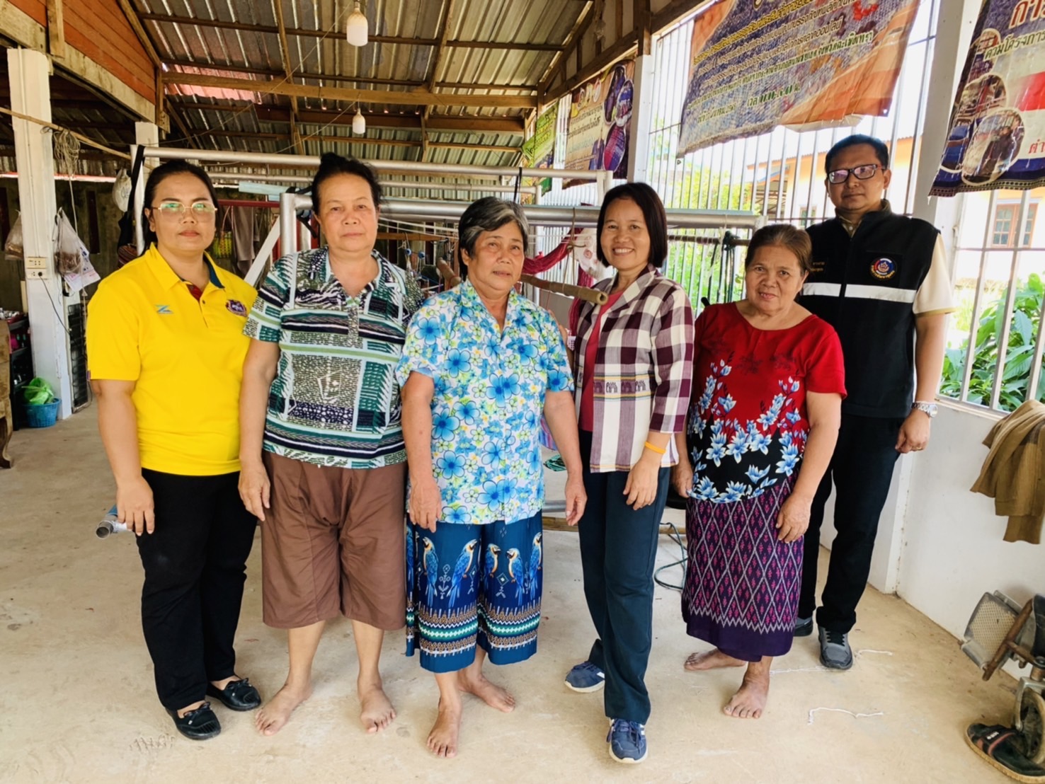 “พช.แปดริ้วขับเคลื่อนโครงการ ผ้าไทยใส่ให้สนุก”