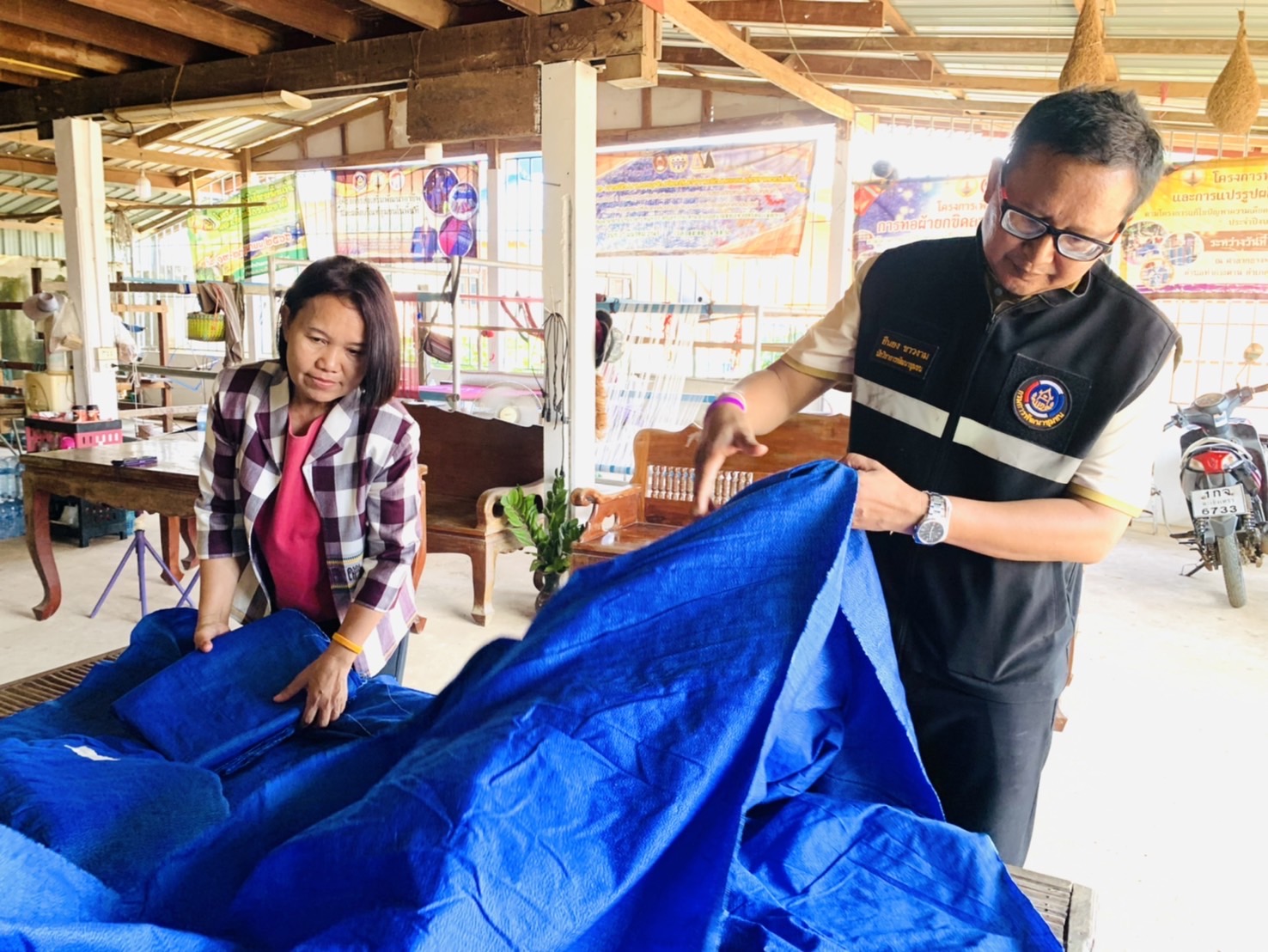 “พช.แปดริ้วขับเคลื่อนโครงการ ผ้าไทยใส่ให้สนุก”