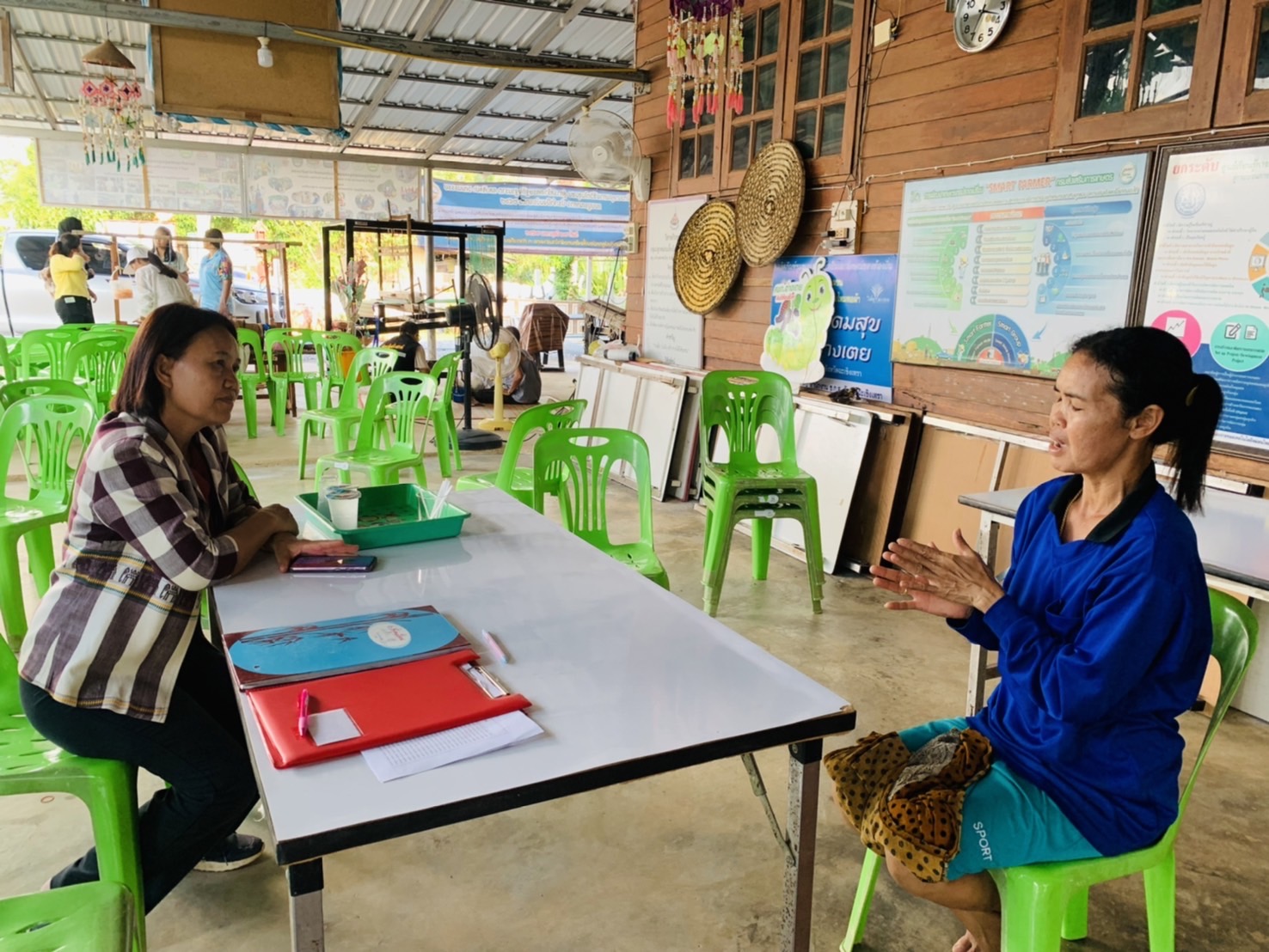 “พช.แปดริ้วขับเคลื่อนโครงการ ผ้าไทยใส่ให้สนุก”