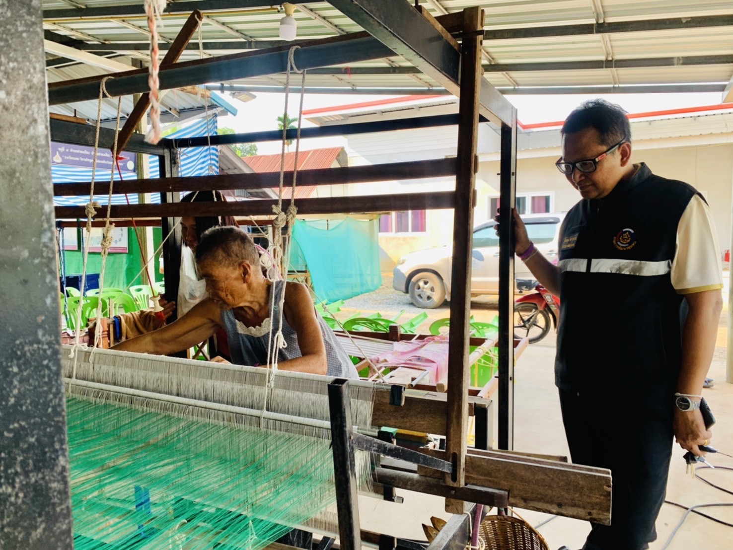 “พช.แปดริ้วขับเคลื่อนโครงการ ผ้าไทยใส่ให้สนุก”