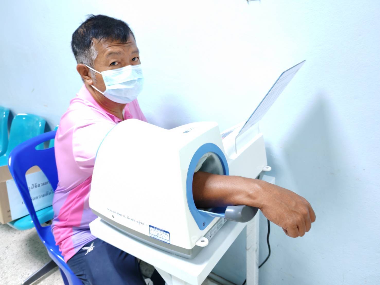 พช. ฉะเชิงเทรา ปูพรมตรวจสุขภาพบุคลากรเพื่อส่งเสริมสุขภาพร่างกายที่แข็งแรง และเตรียมความพร้อมในปฏิบัติงานในปีงบประมาณ พ.ศ. 2568