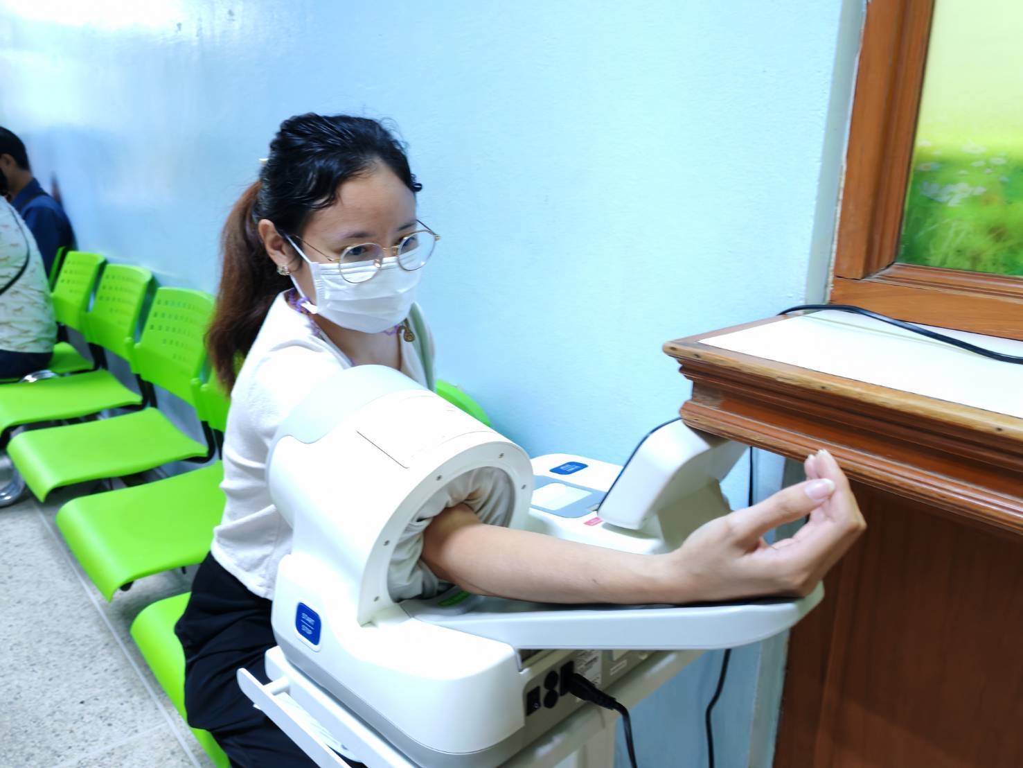 พช. ฉะเชิงเทรา ปูพรมตรวจสุขภาพบุคลากรเพื่อส่งเสริมสุขภาพร่างกายที่แข็งแรง และเตรียมความพร้อมในปฏิบัติงานในปีงบประมาณ พ.ศ. 2568