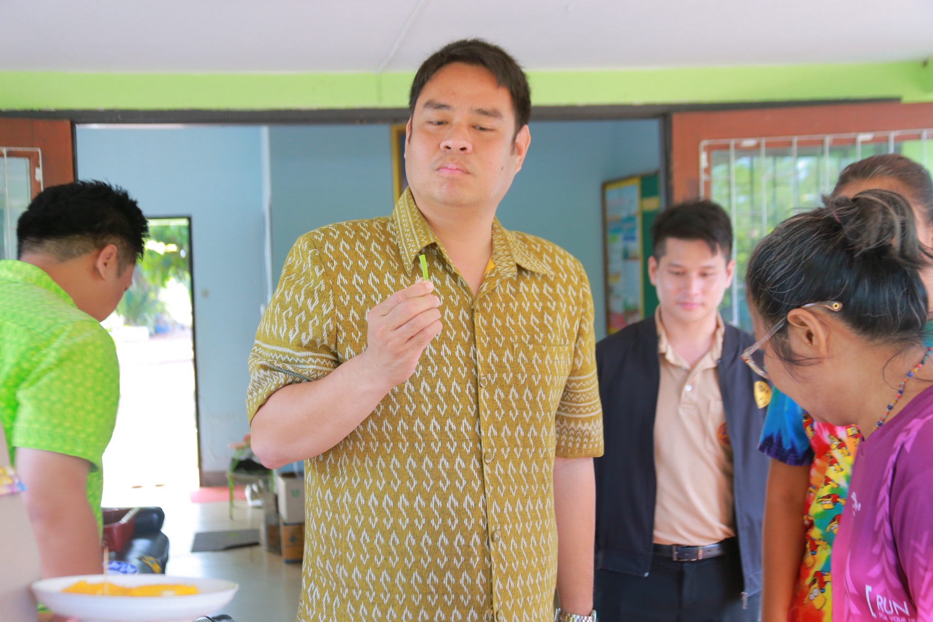 “ส้มตำลีลา รสเด็ด ซ้อมใหญ่ก่อนชิงชัย!” มากับสโลแกน “คำแรกขึ้นสมอง คำสองขึ้นสวรรค์” สำนักงานพัฒนาชุมชนจังหวัดฉะเชิงเทรา ร่วมชมการซ้อมใหญ่ “ตำป่า ลีลา รสเด็ด” จากอำเภอราชสาส์นเตรียมพร้อมประชันความอร่อย