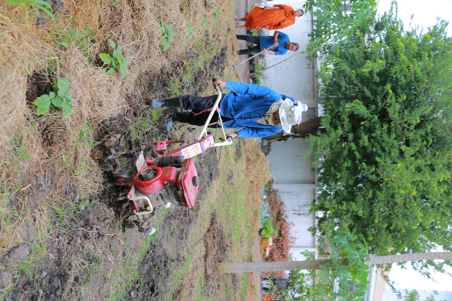 “รวมพลังชุมชน บ้านพอเพียง Model 30 ตารางวา พื้นที่เล็ก สร้างความยิ่งใหญ่ในครัวเรือน สู่ความเข้มแข็งของชุมชน!“