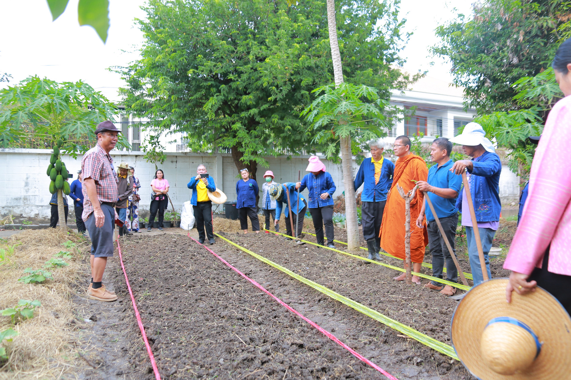 “รวมพลังชุมชน บ้านพอเพียง Model 30 ตารางวา พื้นที่เล็ก สร้างความยิ่งใหญ่ในครัวเรือน สู่ความเข้มแข็งของชุมชน!“