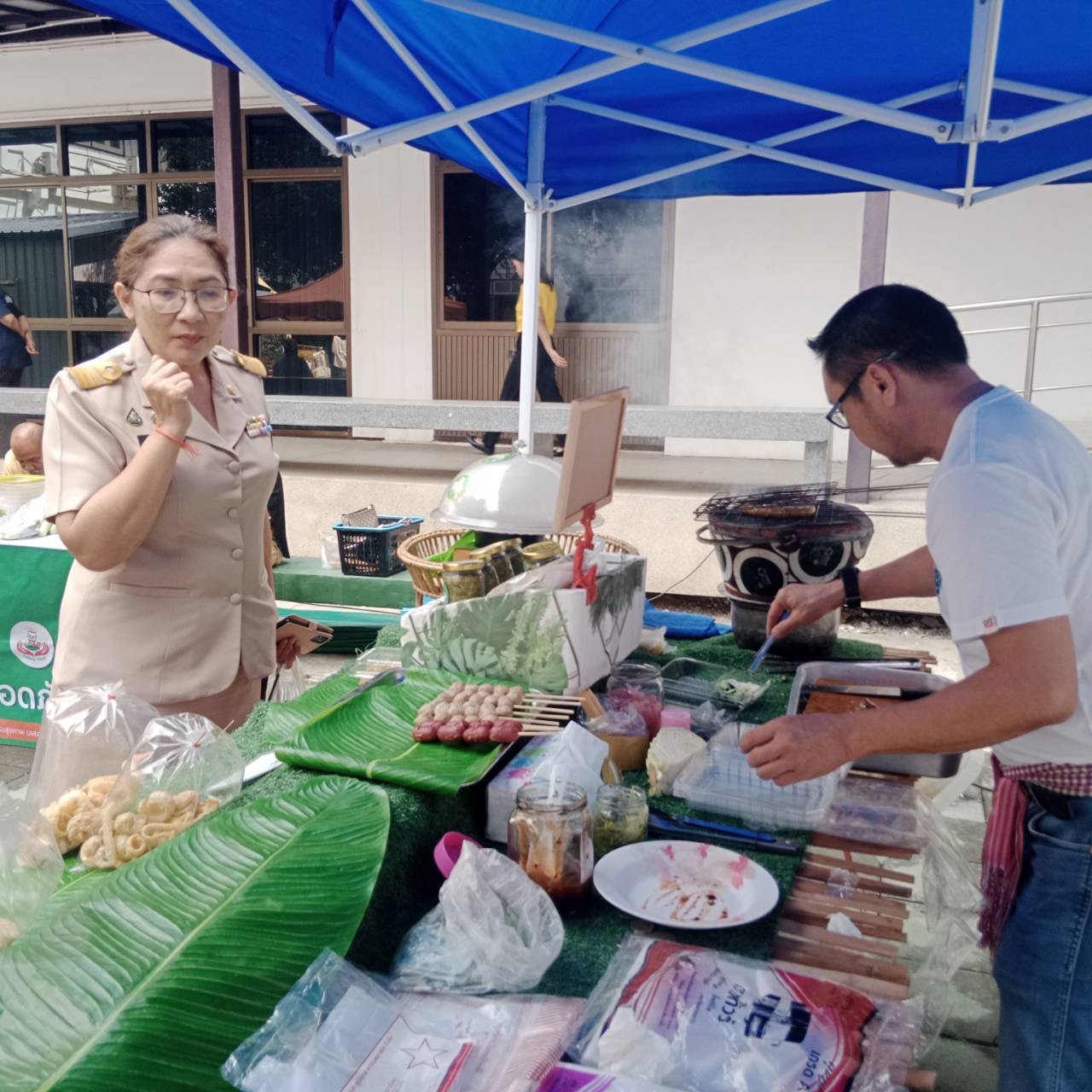 “ผู้อำนวยการกลุ่มงานสารสนเทศฯ ชวนเที่ยวงานตลาดกลางลาน @ศาลากลาง 8 ริ้ว ส่งเสริมผลิตภัณฑ์ชุมชน”