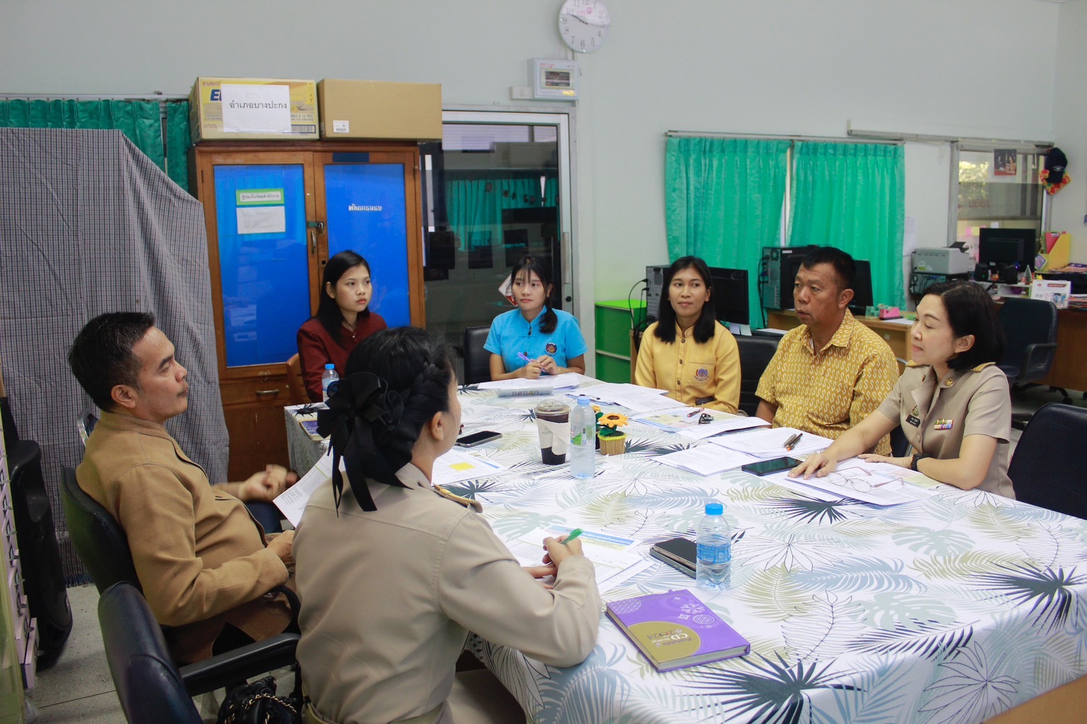 🐬นายกิติพล เวชกุล ผู้ตรวจราชการกรม ปฏิบัติหน้าที่ ผอ.ศพช. ชลบุรี ลงพื้นที่ตรวจราชการการขับคลื่อนงานสำนักงานพัฒนาชุมชนอำเภอบางปะกง จังหวัดฉะเชิงเทรา