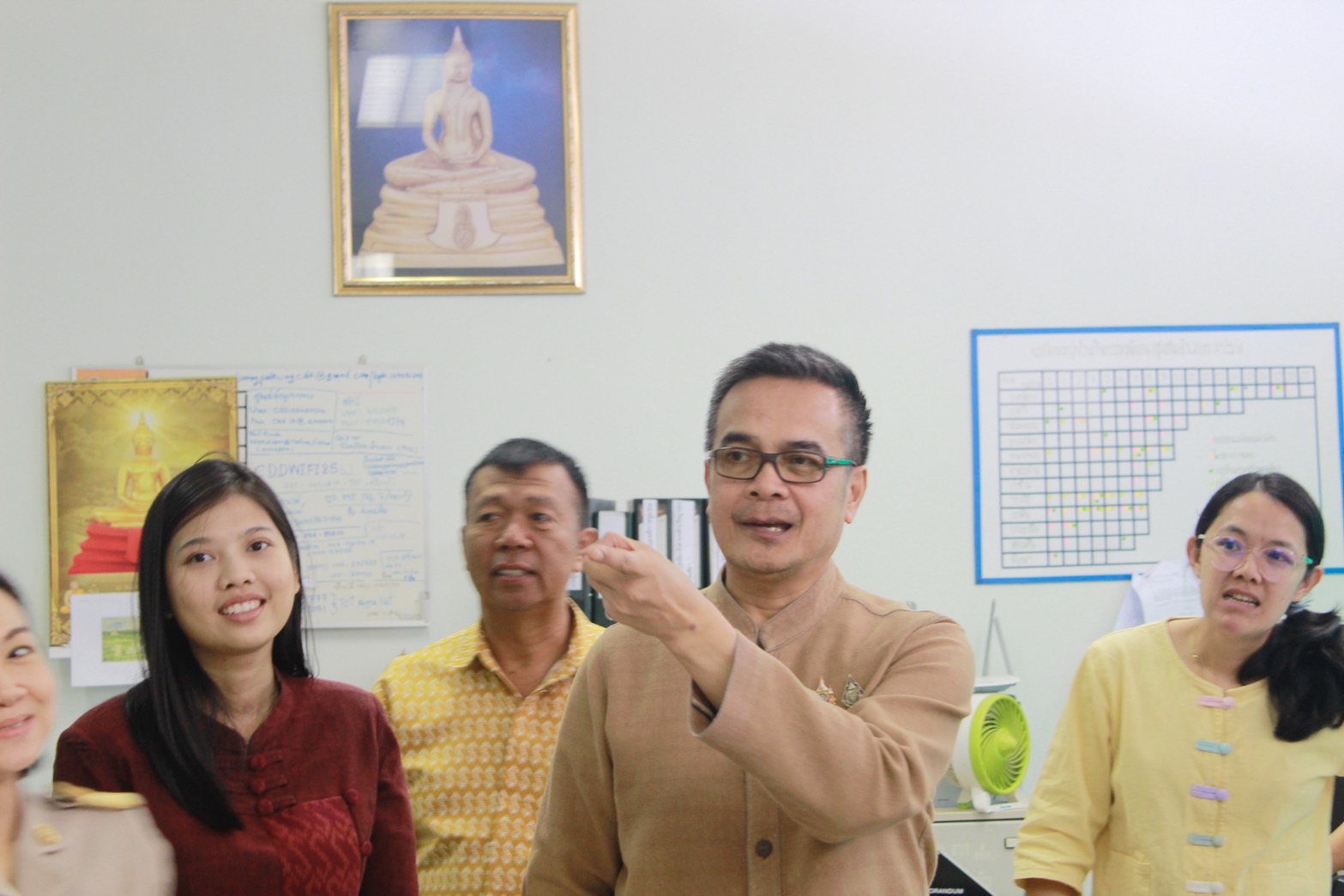 🐬นายกิติพล เวชกุล ผู้ตรวจราชการกรม ปฏิบัติหน้าที่ ผอ.ศพช. ชลบุรี ลงพื้นที่ตรวจราชการการขับคลื่อนงานสำนักงานพัฒนาชุมชนอำเภอบางปะกง จังหวัดฉะเชิงเทรา