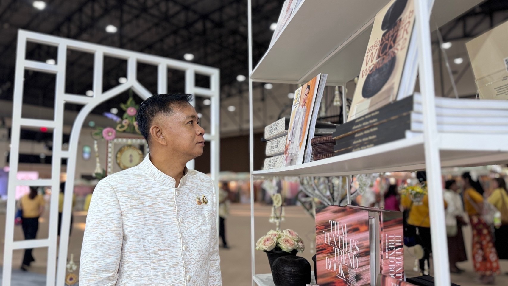 💃พจ.ฉะเชิงเทรา นำทีมจนท.เยี่ยมชมและอุดหนุนสินค้าในงาน “Silk Festival 2024 สู่การพัฒนาที่ยั่งยืน”