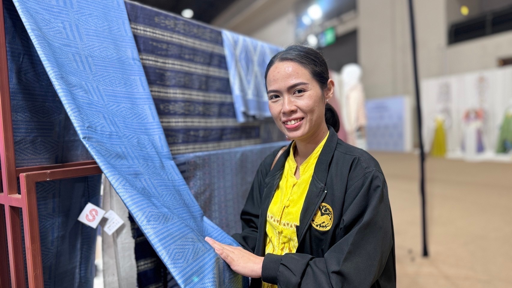 💃พจ.ฉะเชิงเทรา นำทีมจนท.เยี่ยมชมและอุดหนุนสินค้าในงาน “Silk Festival 2024 สู่การพัฒนาที่ยั่งยืน”