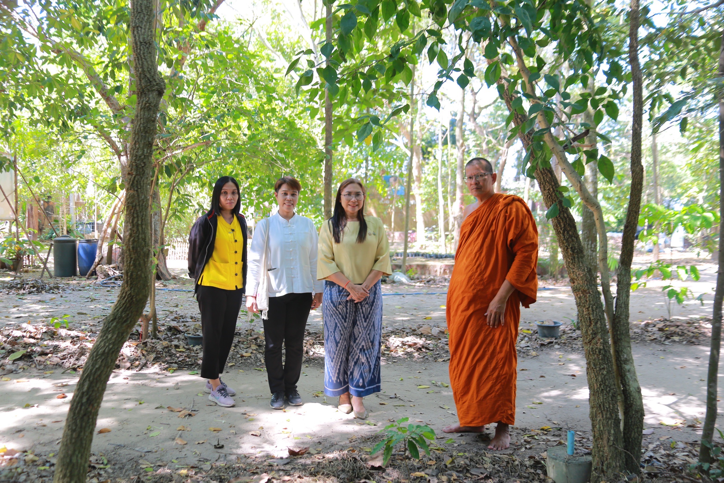 “พัฒนาชุมชนฉะเชิงเทราลงพื้นที่เตรียมพร้อมจัดงานวันดินโลก ร่วมมือวัดวังเย็นเนรมิตกิจกรรมเพื่อชุมชนยั่งยืน”