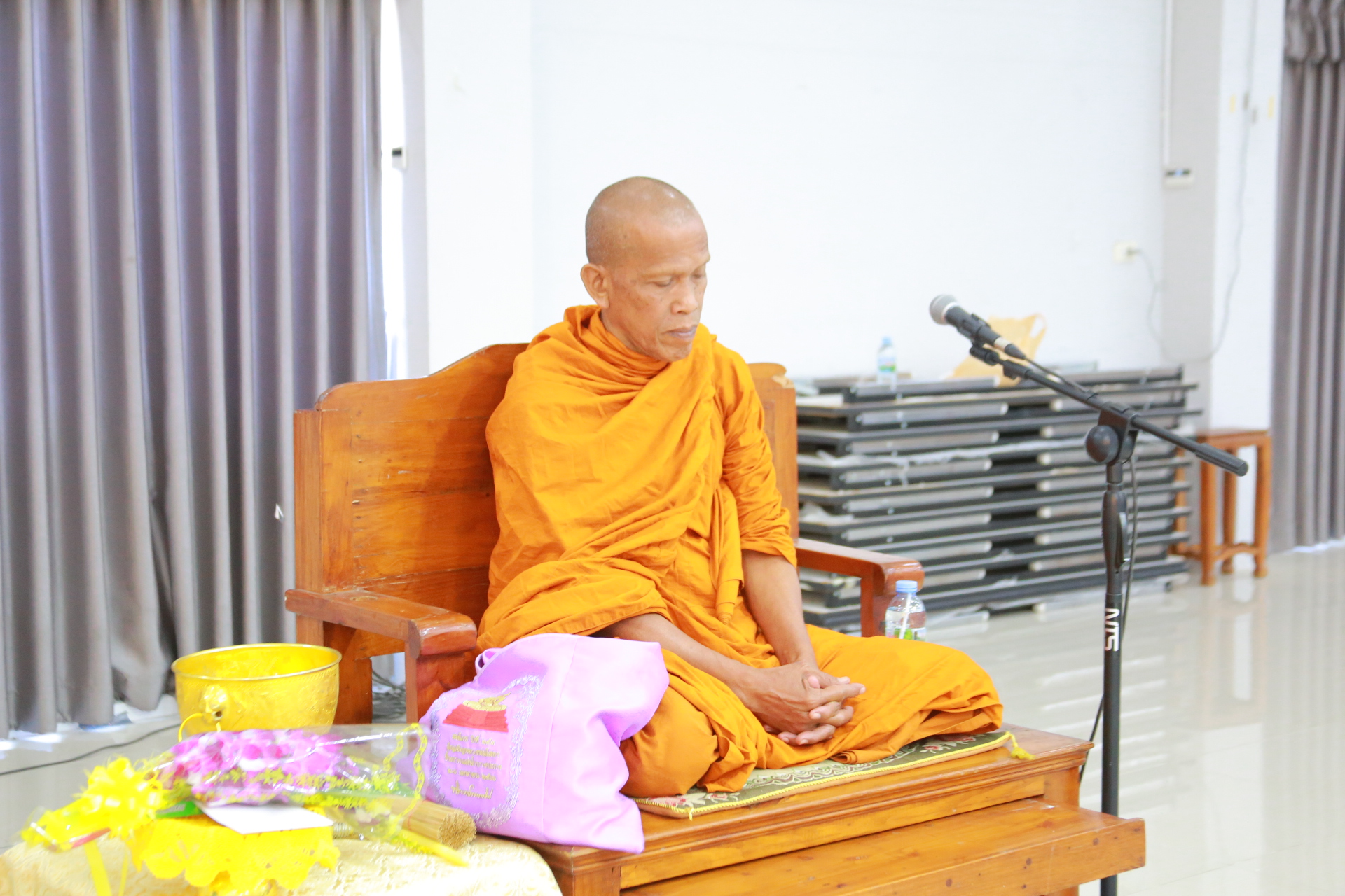 “สานต่อพระราชปณิธาน ผ่านพิธีทอดผ้าป่ากองทุนแม่ของแผ่นดิน อำเภอบางปะกง จังหวัดฉะเชิงเทรา”