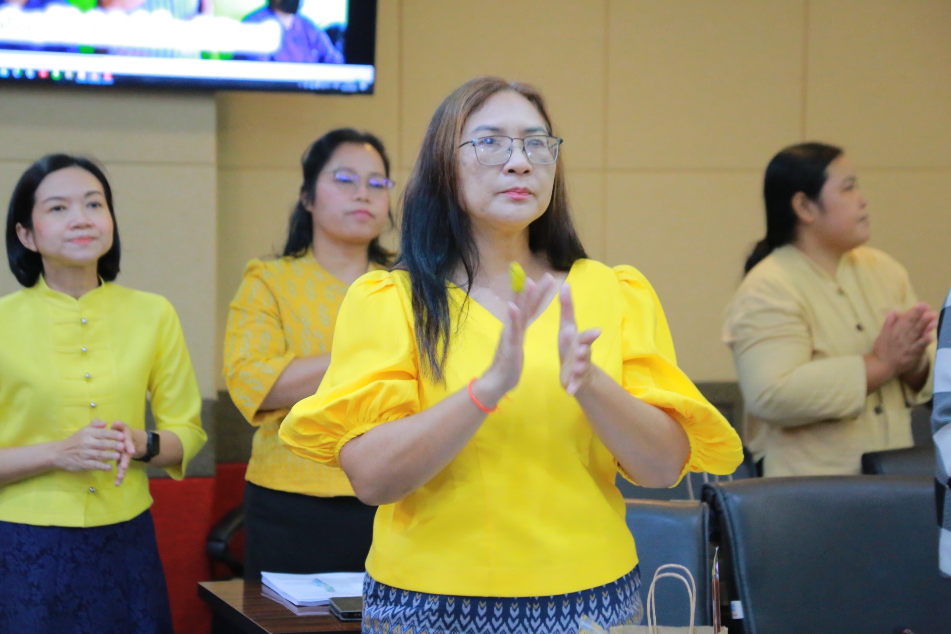 “ร่วมสร้างความเข้มแข็งชุมชน สู่การพัฒนาที่ยั่งยืน!” ผู้ตรวจราชการกรมการพัฒนาชุมชน ร่วมประชุมผู้บริหารและเจ้าหน้าที่พัฒนาชุมชนจังหวัดฉะเชิงเทรา