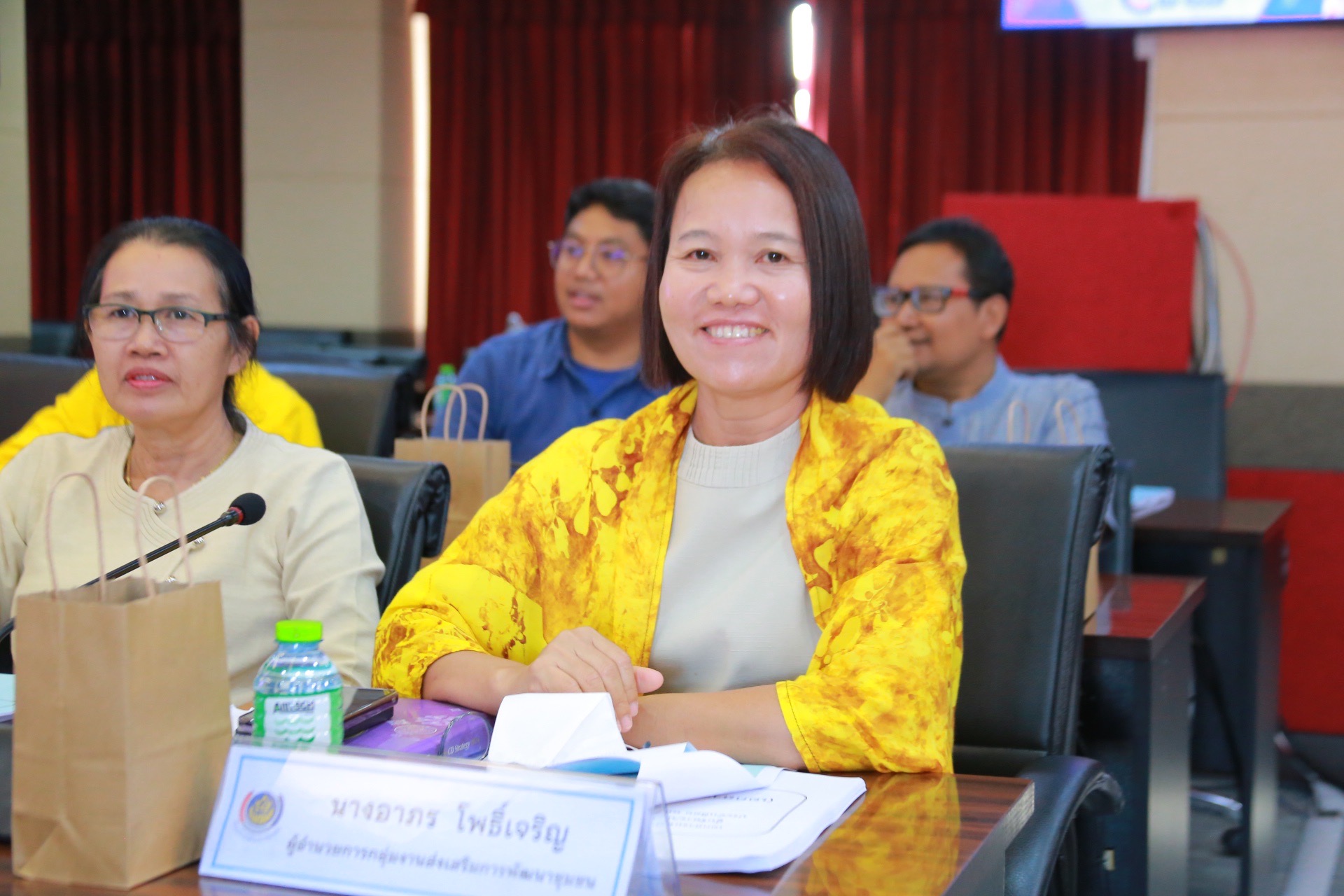 “ร่วมสร้างความเข้มแข็งชุมชน สู่การพัฒนาที่ยั่งยืน!” ผู้ตรวจราชการกรมการพัฒนาชุมชน ร่วมประชุมผู้บริหารและเจ้าหน้าที่พัฒนาชุมชนจังหวัดฉะเชิงเทรา