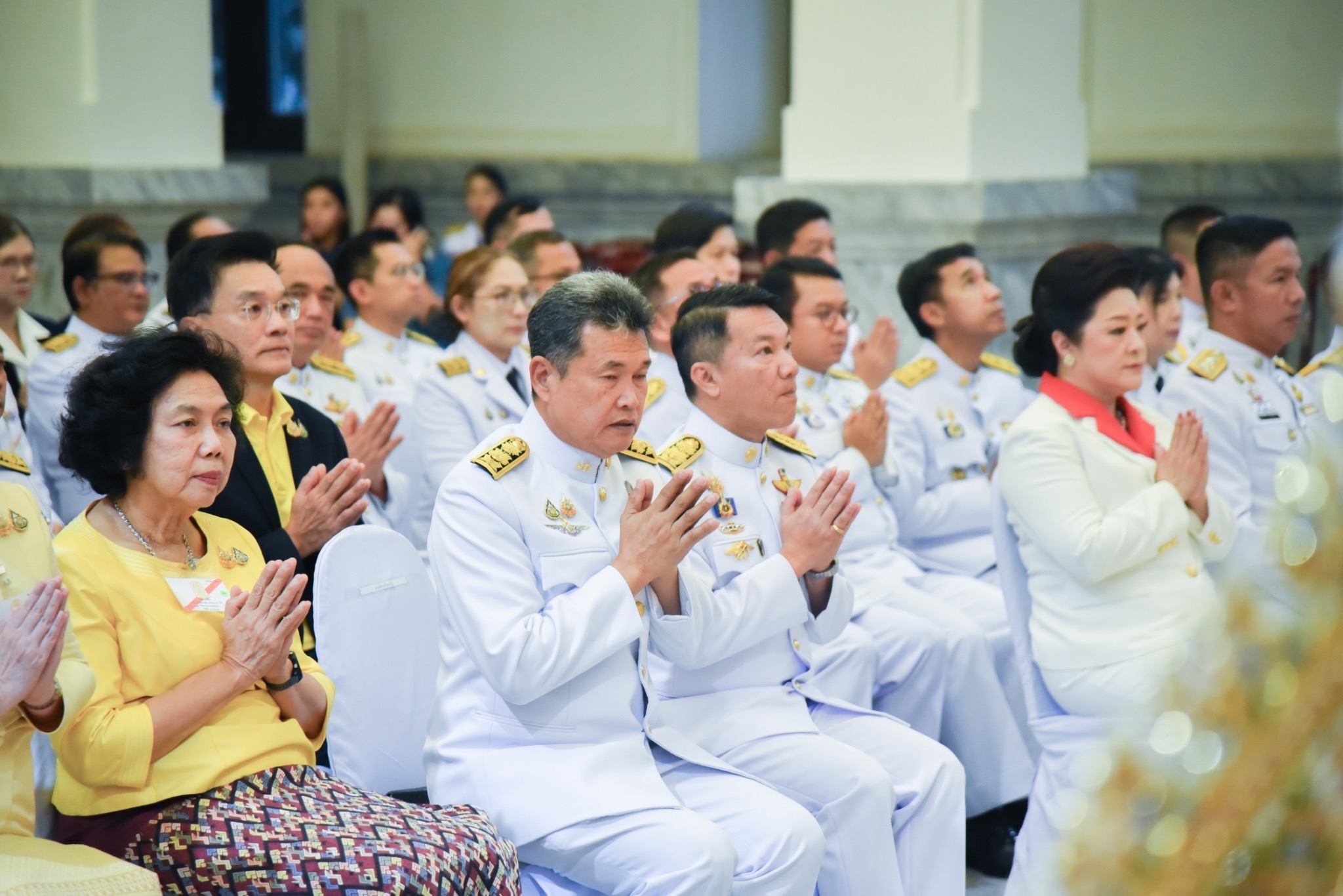 สมเด็จพระเจ้าอยู่หัว ทรงพระกรุณาโปรดเกล้าฯ ให้ พลอากาศเอก สถิตพงษ์ สุขวิมล ราชเลขานุการในพระองค์ พระบาทสมเด็จพระเจ้าอยู่หัว เป็นผู้แทนพระองค์ ไปถวายชุดหนังสือ ธรรมนาวา “วัง” และสิ่งของพระราชทาน แด่เจ้าคณะจังหวัดฉะเชิงเทรา ณ วัดโสธรวรารามวรวิหาร ตำบลหน้าเมือง อำเภอเมืองฉงฉะเชิงเทรา จังหวัดฉะเชิงเทรา