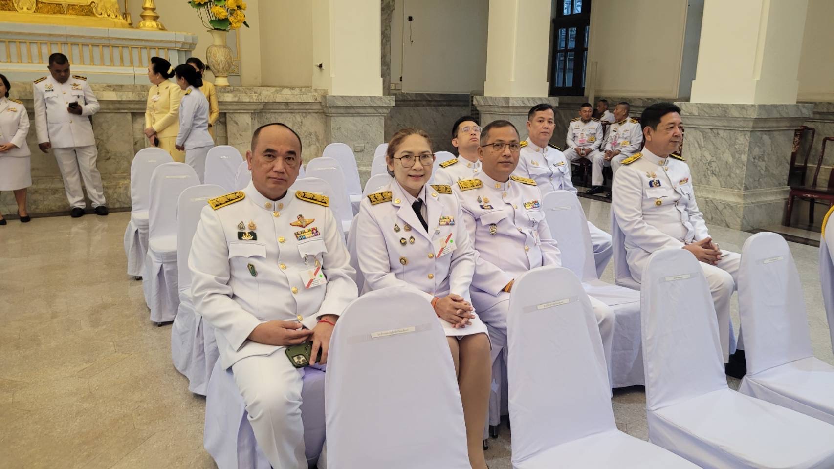 สมเด็จพระเจ้าอยู่หัว ทรงพระกรุณาโปรดเกล้าฯ ให้ พลอากาศเอก สถิตพงษ์ สุขวิมล ราชเลขานุการในพระองค์ พระบาทสมเด็จพระเจ้าอยู่หัว เป็นผู้แทนพระองค์ ไปถวายชุดหนังสือ ธรรมนาวา “วัง” และสิ่งของพระราชทาน แด่เจ้าคณะจังหวัดฉะเชิงเทรา ณ วัดโสธรวรารามวรวิหาร ตำบลหน้าเมือง อำเภอเมืองฉงฉะเชิงเทรา จังหวัดฉะเชิงเทรา