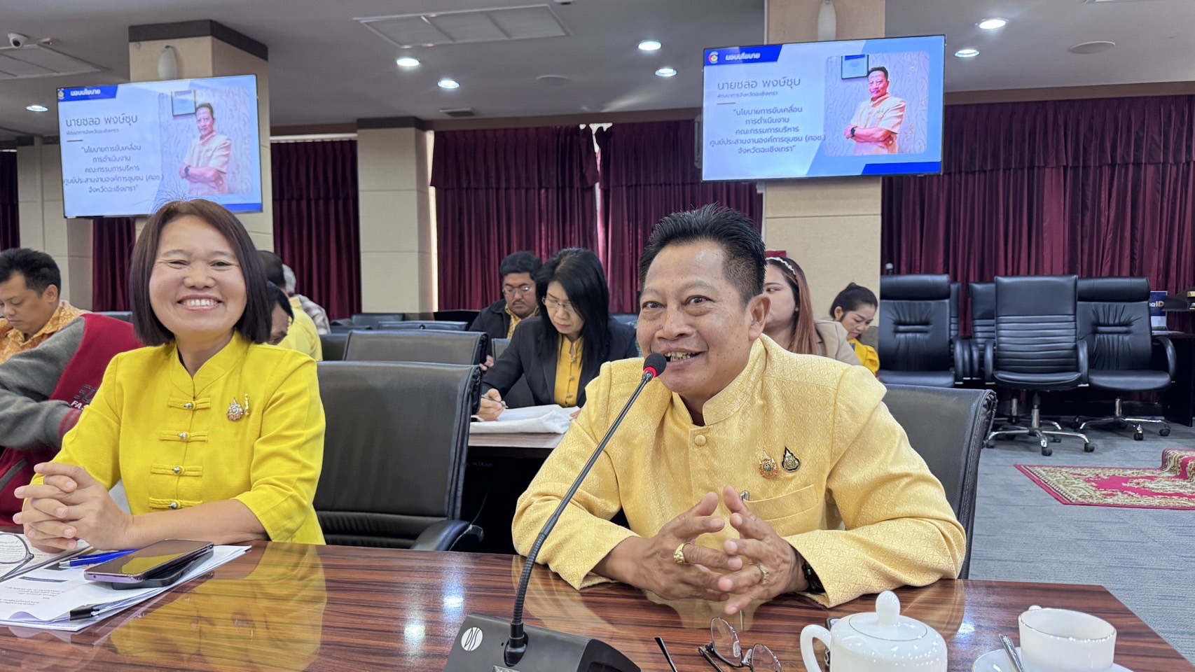 ” kick off พัฒนา ศูนย์ประสานงานองค์การชุมชน หนุนเสริมตำบลเข้มแข็งตามหลักปรัชญาของเศรษฐกิจพอเพียง”  พช.แปดริ้ว ดำเนินโครงการประชุมเชิงปฏิบัติการเสริมสร้างทักษะคณะกรรมการบริหารศูนย์ประสานงานองค์การชุมชนระดับอำเภอ (ศอช.อ.)