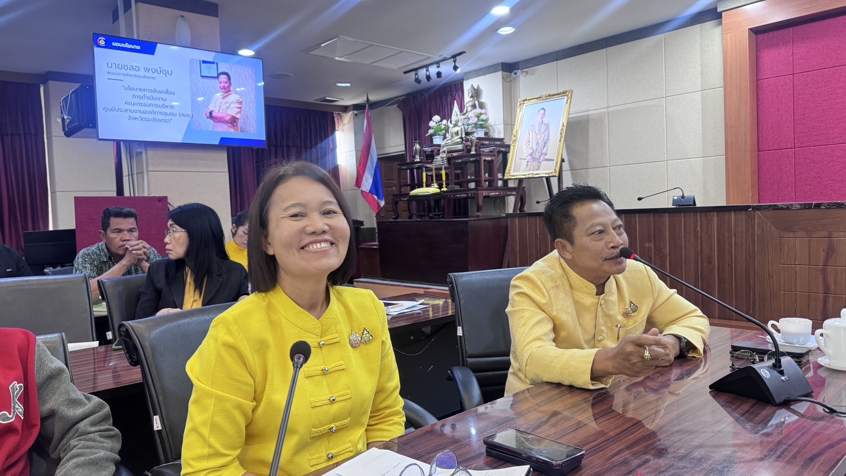 ” kick off พัฒนา ศูนย์ประสานงานองค์การชุมชน หนุนเสริมตำบลเข้มแข็งตามหลักปรัชญาของเศรษฐกิจพอเพียง”  พช.แปดริ้ว ดำเนินโครงการประชุมเชิงปฏิบัติการเสริมสร้างทักษะคณะกรรมการบริหารศูนย์ประสานงานองค์การชุมชนระดับอำเภอ (ศอช.อ.)