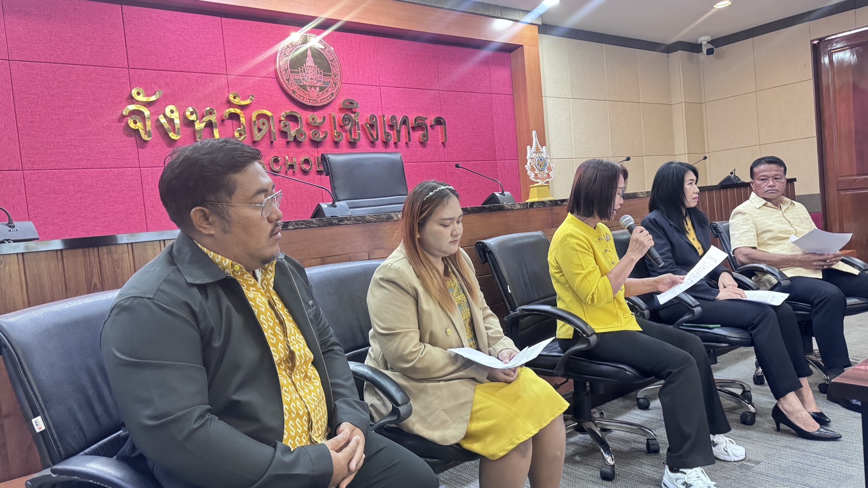 ” kick off พัฒนา ศูนย์ประสานงานองค์การชุมชน หนุนเสริมตำบลเข้มแข็งตามหลักปรัชญาของเศรษฐกิจพอเพียง”  พช.แปดริ้ว ดำเนินโครงการประชุมเชิงปฏิบัติการเสริมสร้างทักษะคณะกรรมการบริหารศูนย์ประสานงานองค์การชุมชนระดับอำเภอ (ศอช.อ.)