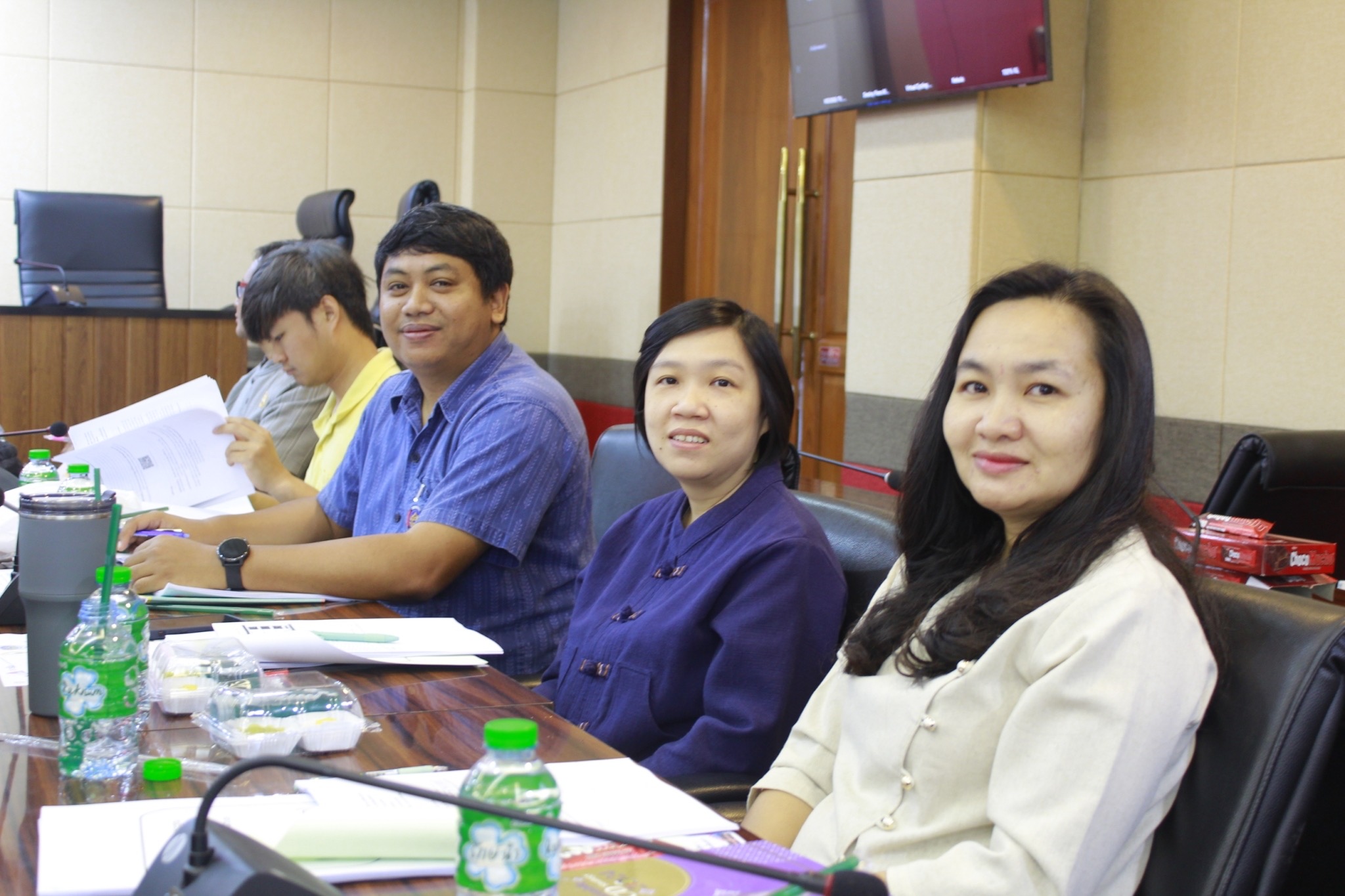 พช.แปดริ้ว ประชุมผู้บริหารและเจ้าหน้าที่พัฒนาชุมชนประจำเดือน มอบรางวัลและชี้แนวทางการพัฒนาองค์กร