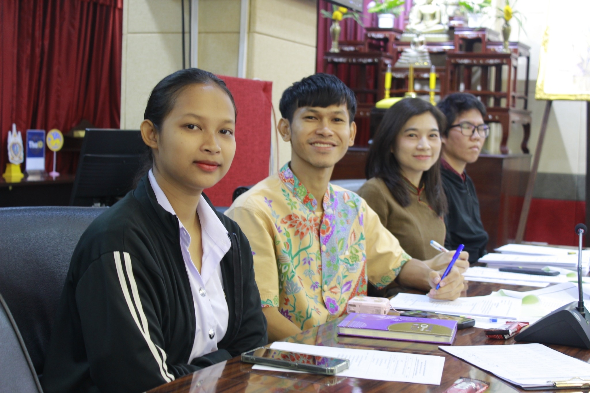 พช.แปดริ้ว ประชุมผู้บริหารและเจ้าหน้าที่พัฒนาชุมชนประจำเดือน มอบรางวัลและชี้แนวทางการพัฒนาองค์กร
