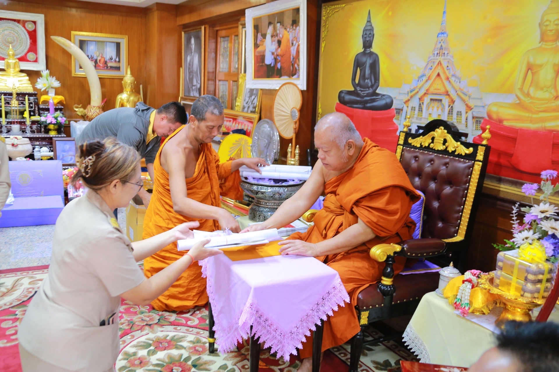 “พลังศรัทธาสู่พลังพัฒนา” พัฒนาการจังหวัดฉะเชิงเทรา นำทีมพัฒนาชุมชนสักการะหลวงพ่อโสธร รับพรปีใหม่ 2568