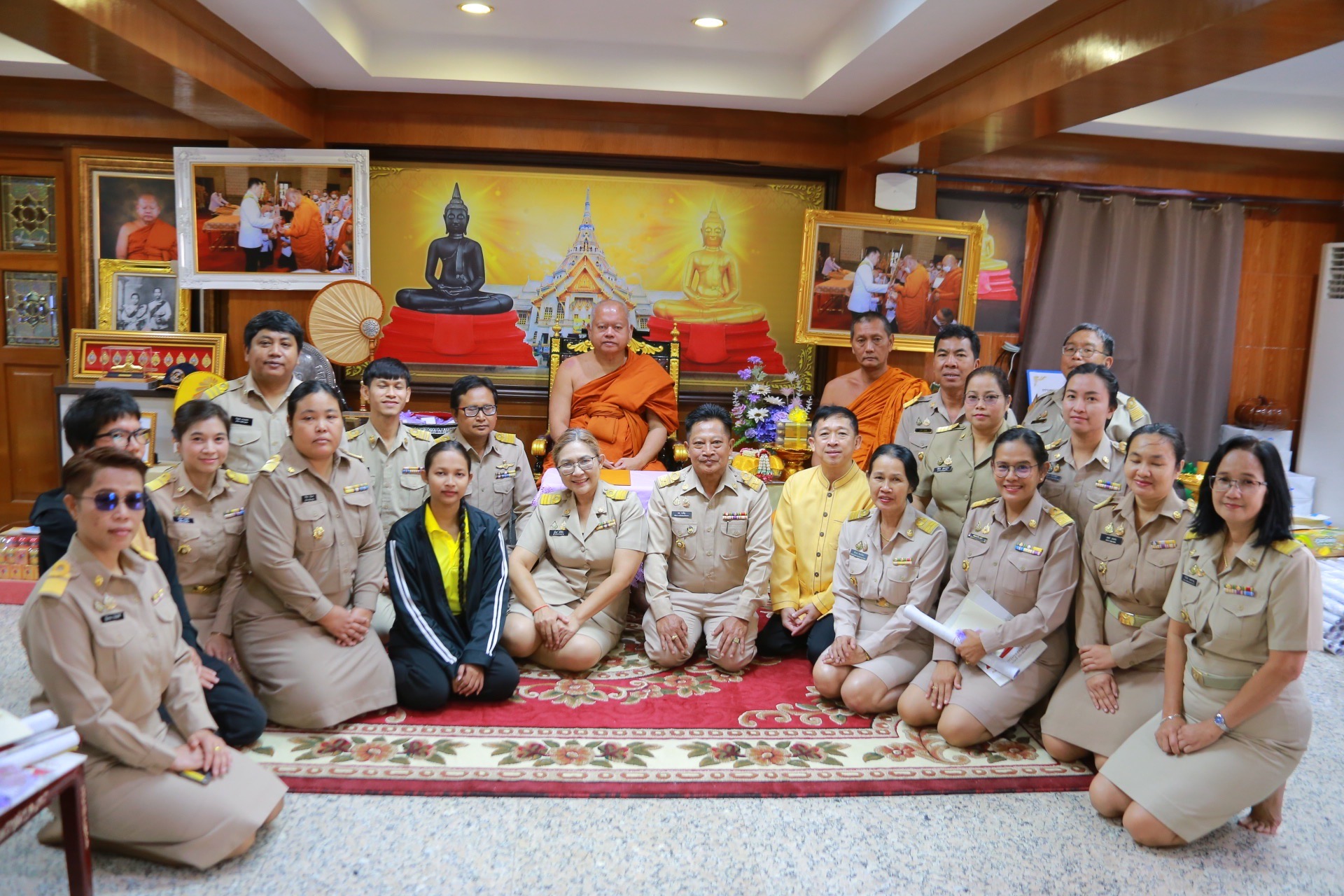 “พลังศรัทธาสู่พลังพัฒนา” พัฒนาการจังหวัดฉะเชิงเทรา นำทีมพัฒนาชุมชนสักการะหลวงพ่อโสธร รับพรปีใหม่ 2568