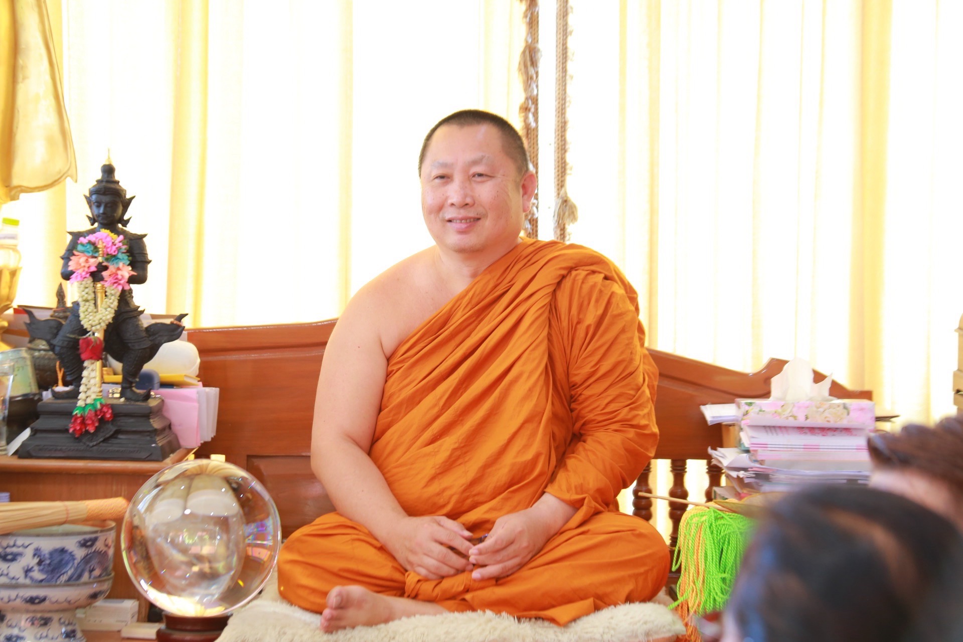 เริ่มต้นปีใหม่ด้วยพลังบุญ! พัฒนาการจังหวัดฉะเชิงเทรา นำทีมงานเข้าสักการะพระราชวชิรประชานาถ ณ วัดสมานรัตนาราม