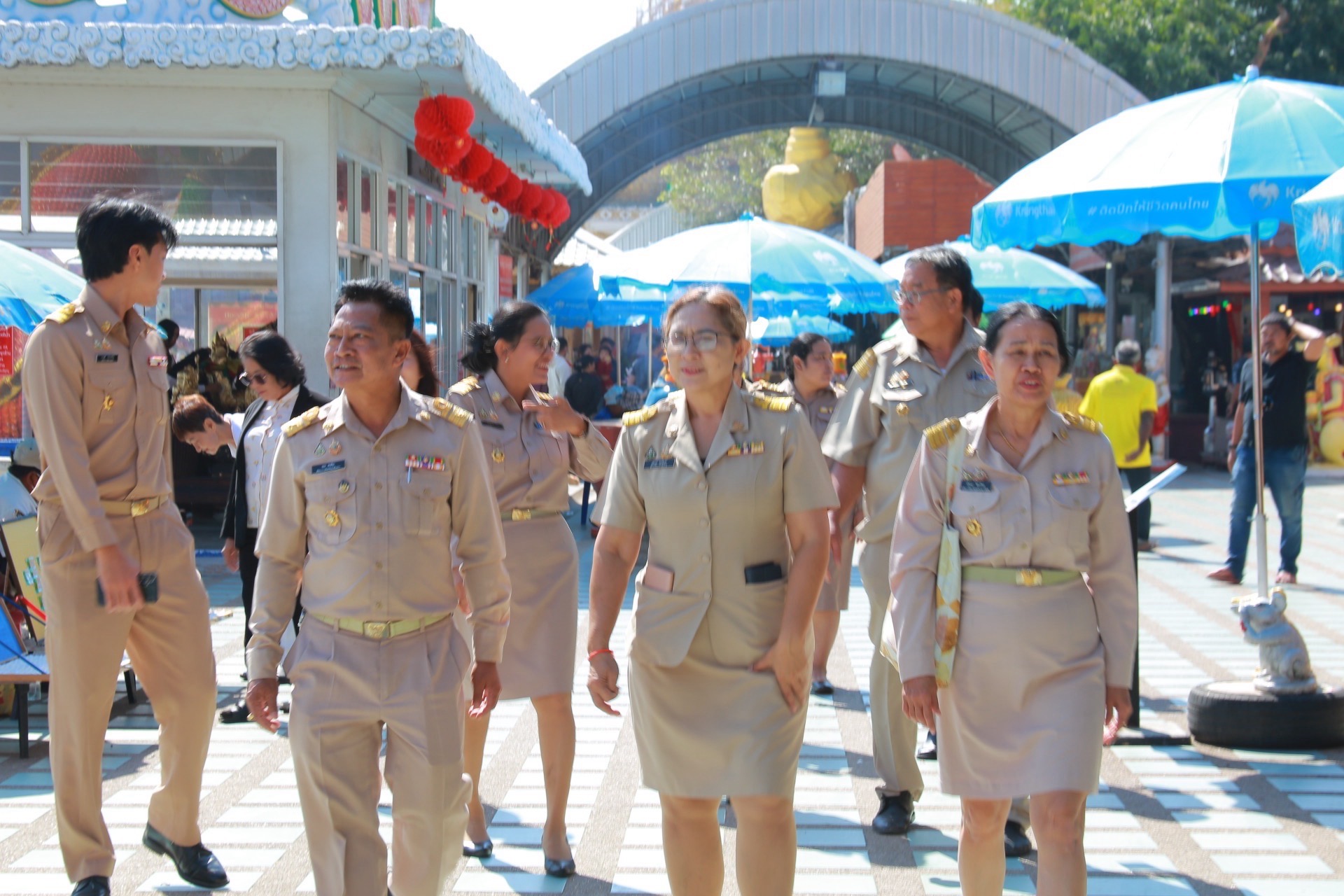 เริ่มต้นปีใหม่ด้วยพลังบุญ! พัฒนาการจังหวัดฉะเชิงเทรา นำทีมงานเข้าสักการะพระราชวชิรประชานาถ ณ วัดสมานรัตนาราม