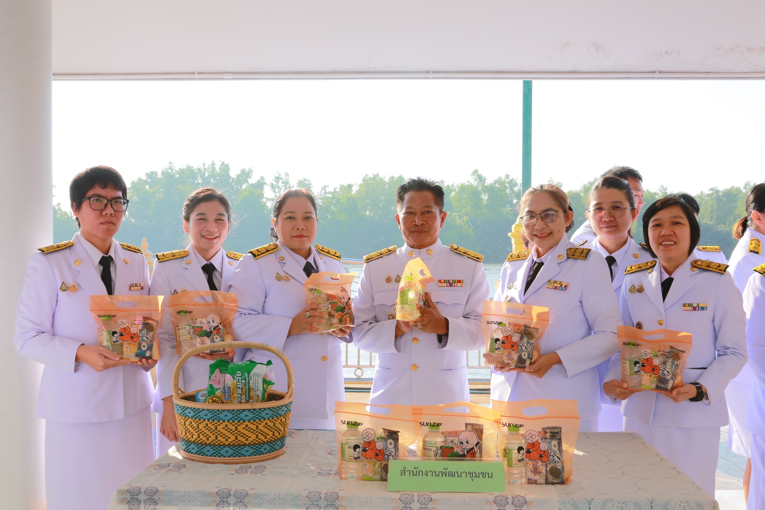 พช.แปดริ้ว ร่วมกิจกรรมเฉลิมพระเกียรติพระบาทสมเด็จพระเจ้าอยู่หัว เนื่องในพระราชพิธีสมมงคลพระชนมายุเท่าพระบาทสมเด็จพระพุทธยอดฟ้าจุฬาโลกมหาราช