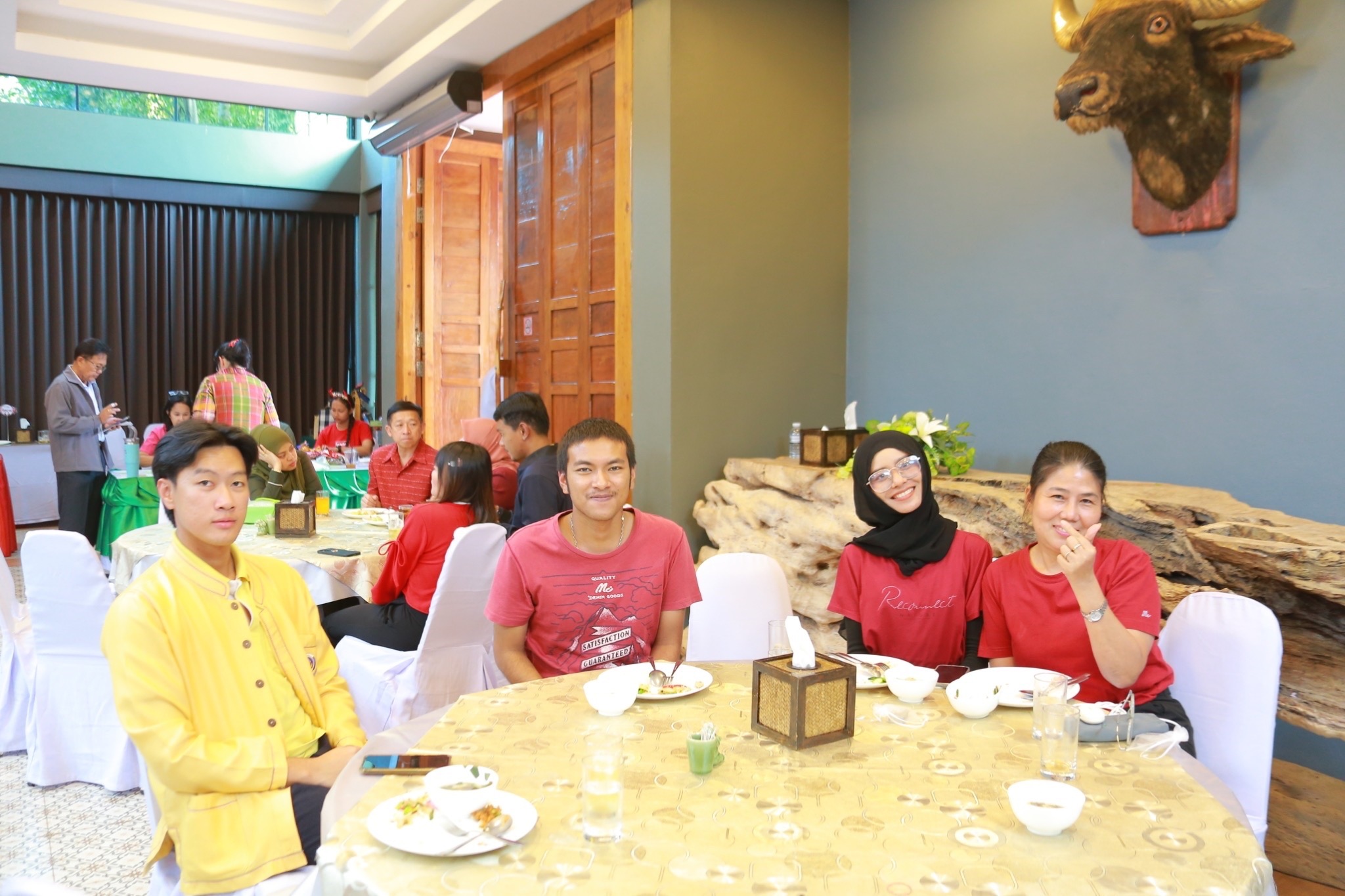 พช.แปดริ้วจัดกิจกรรม “สานสัมพันธ์สร้างสุข” ส่งเสริมภาพลักษณ์องค์กรและความสามัคคีในทีมงาน