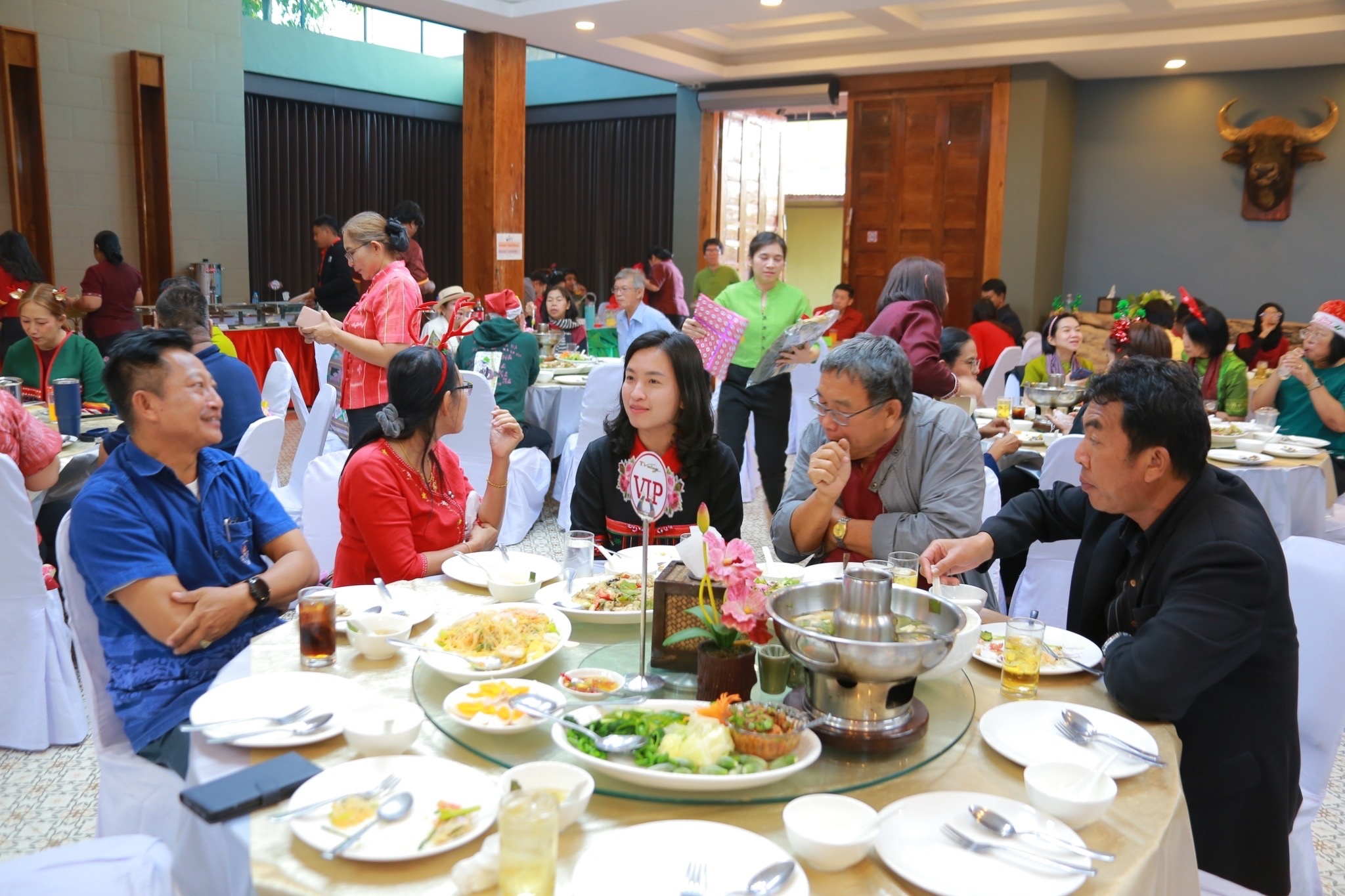 พช.แปดริ้วจัดกิจกรรม “สานสัมพันธ์สร้างสุข” ส่งเสริมภาพลักษณ์องค์กรและความสามัคคีในทีมงาน