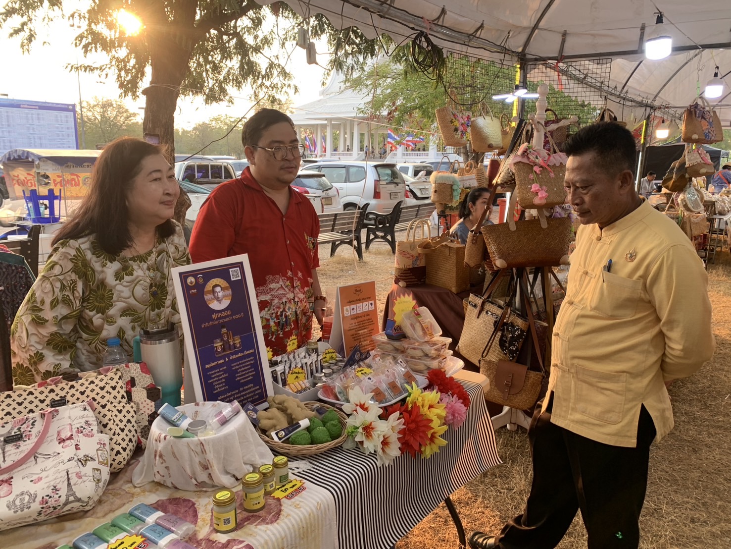 🛍️พช.ฉะเชิงเทรา จัดกิจกรรมส่งเสริมช่องทางการตลาด โครงการ “ตลาดนัดชุมชน คนแปดริ้วยิ้มได้” ครั้งที่ 3 อย่างต่อเนื่อง